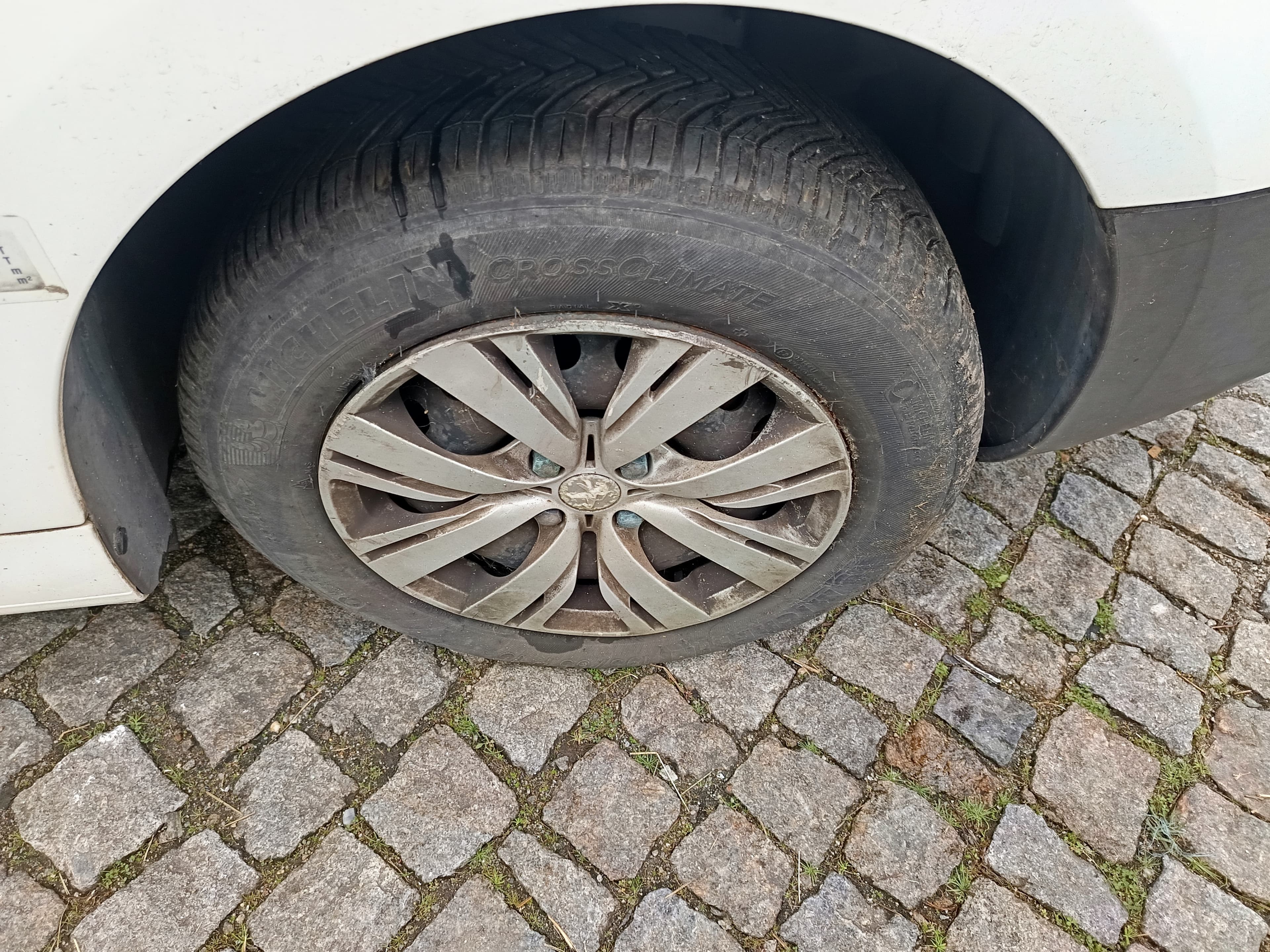 Peugeot Partner · Ano 2016 — image 16