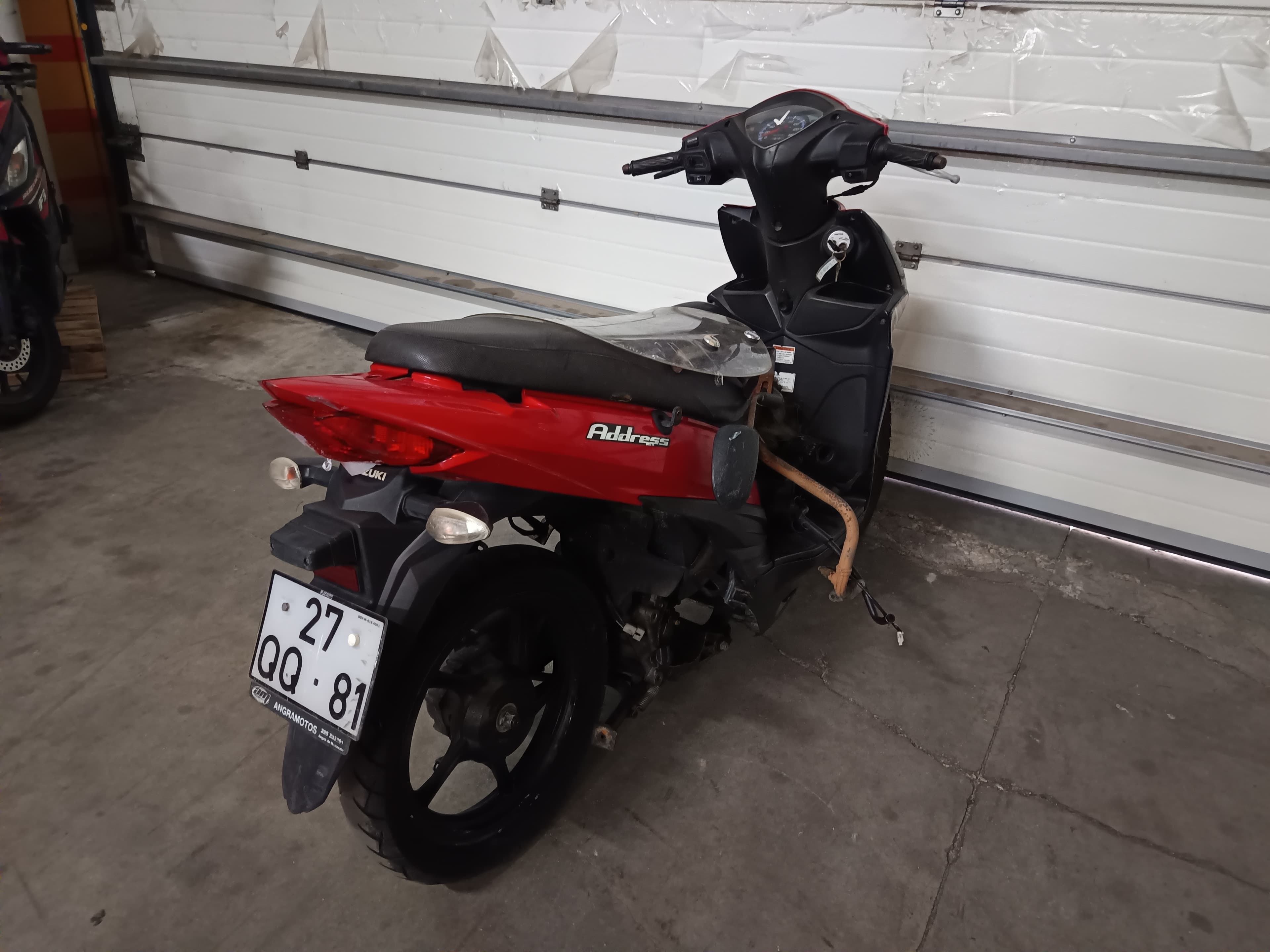 Suzuki UK 110 Adress · Ano 2015 — imagen 3