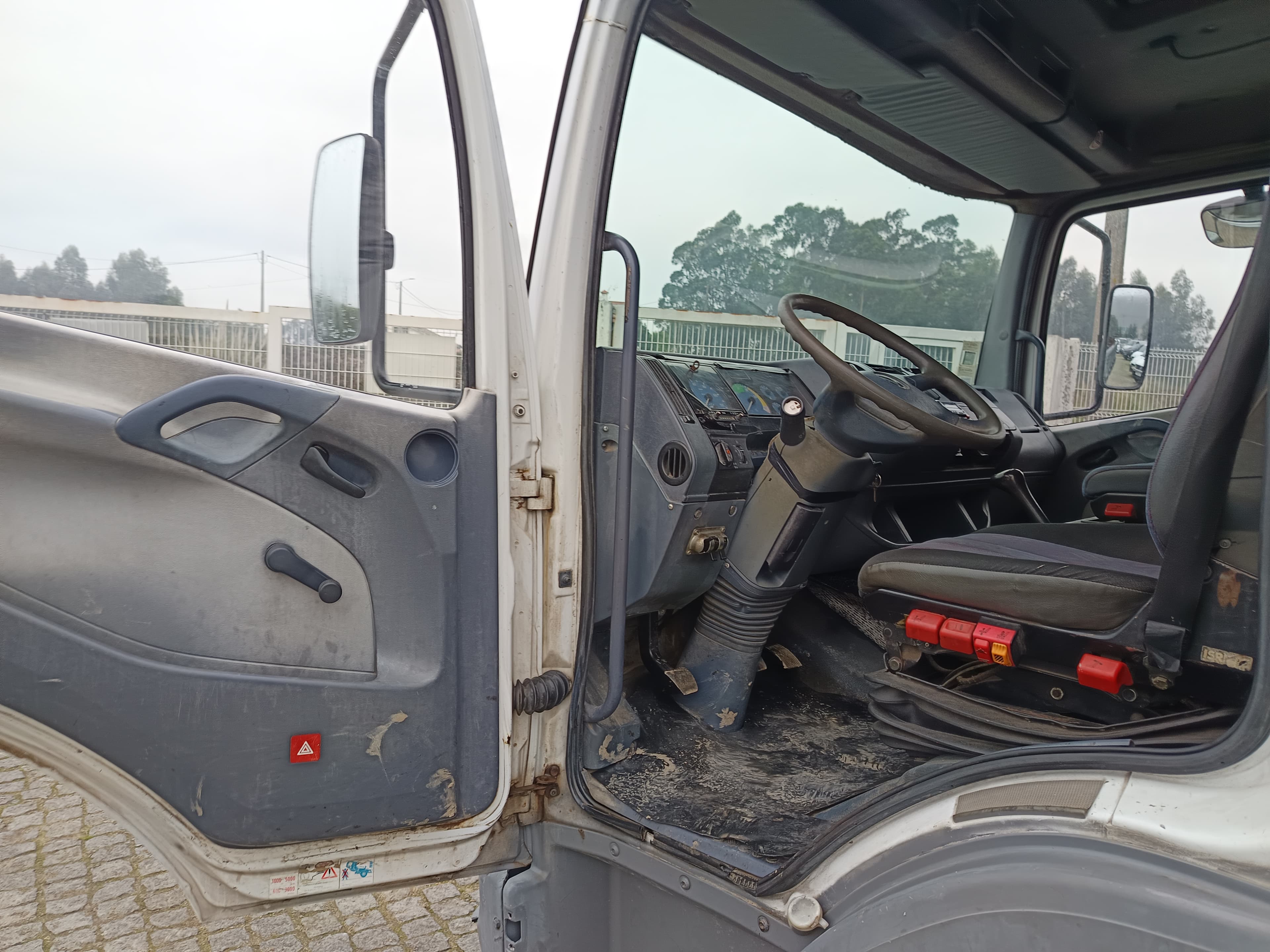 Mercedes-Benz Atego 815 · Ano 1998 — imagem 21