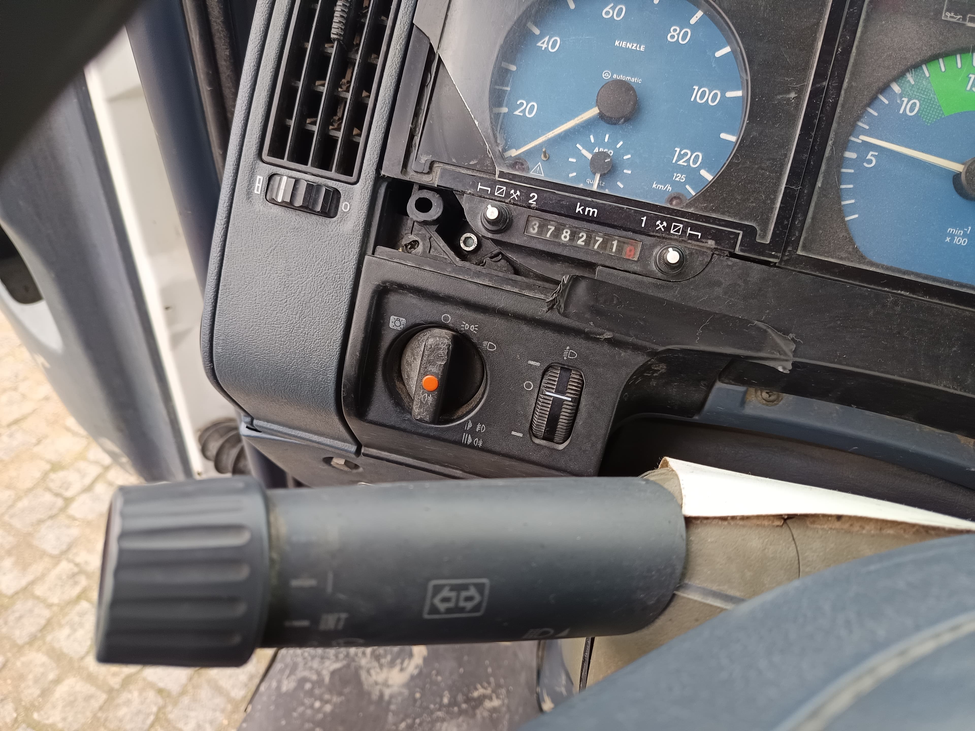 Mercedes-Benz Atego 815 · Ano 1998 — imagem 29