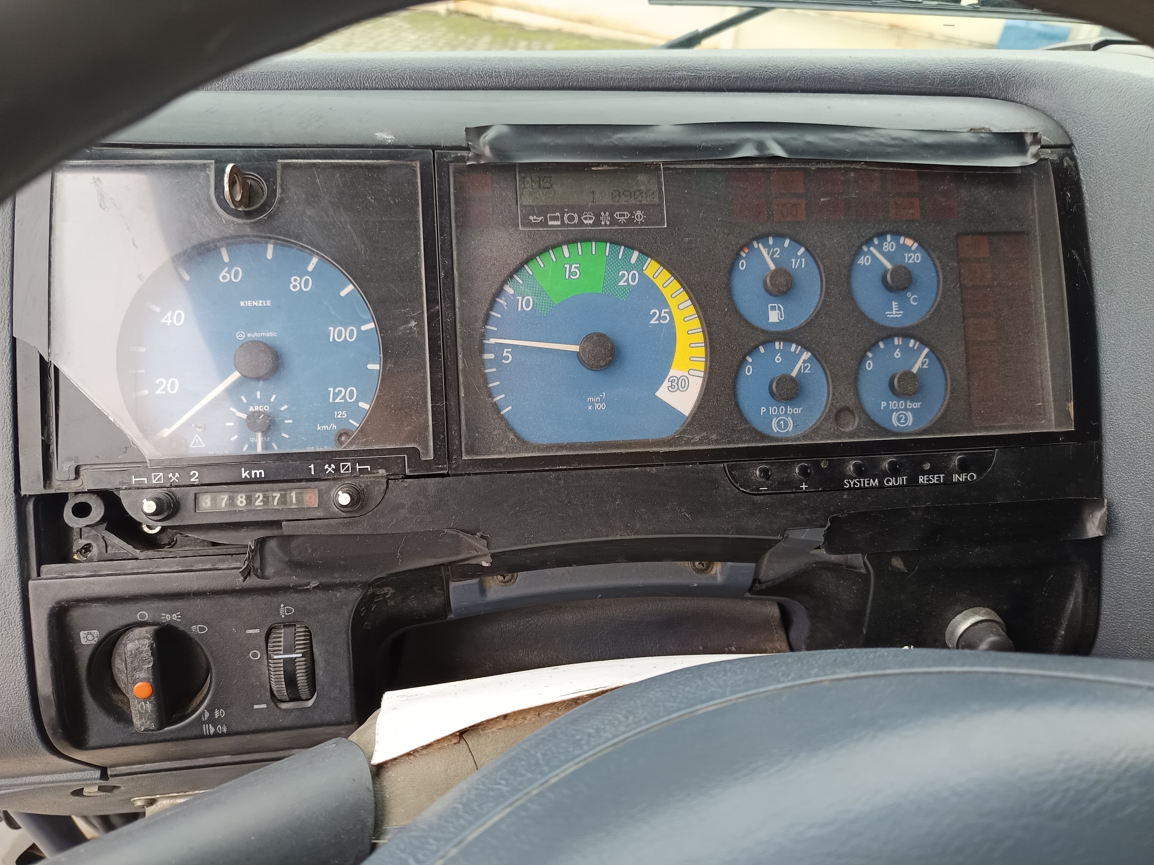 Mercedes-Benz Atego 815 · Ano 1998 — imagem 28