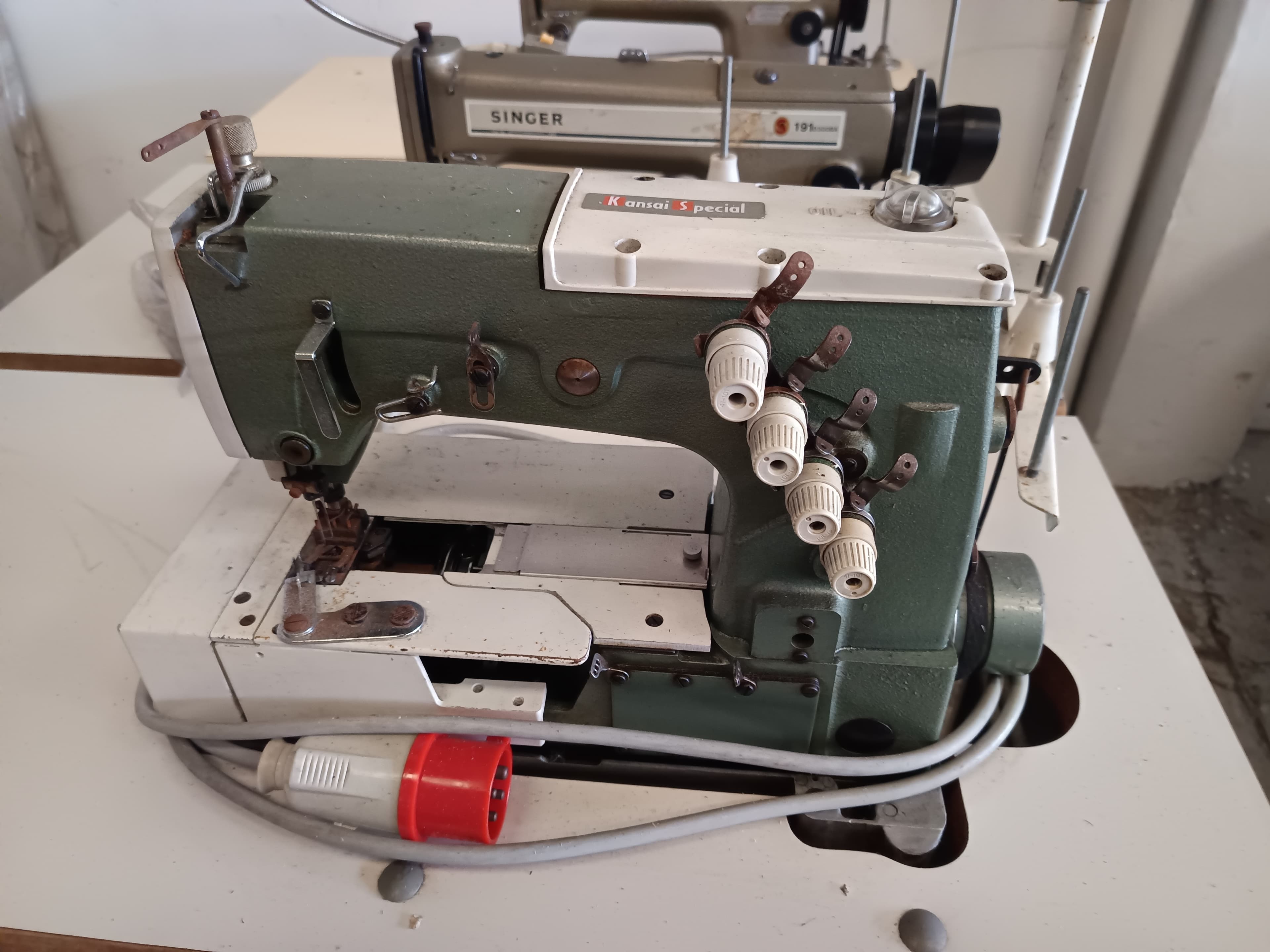 Máquina de coser — imagen 3