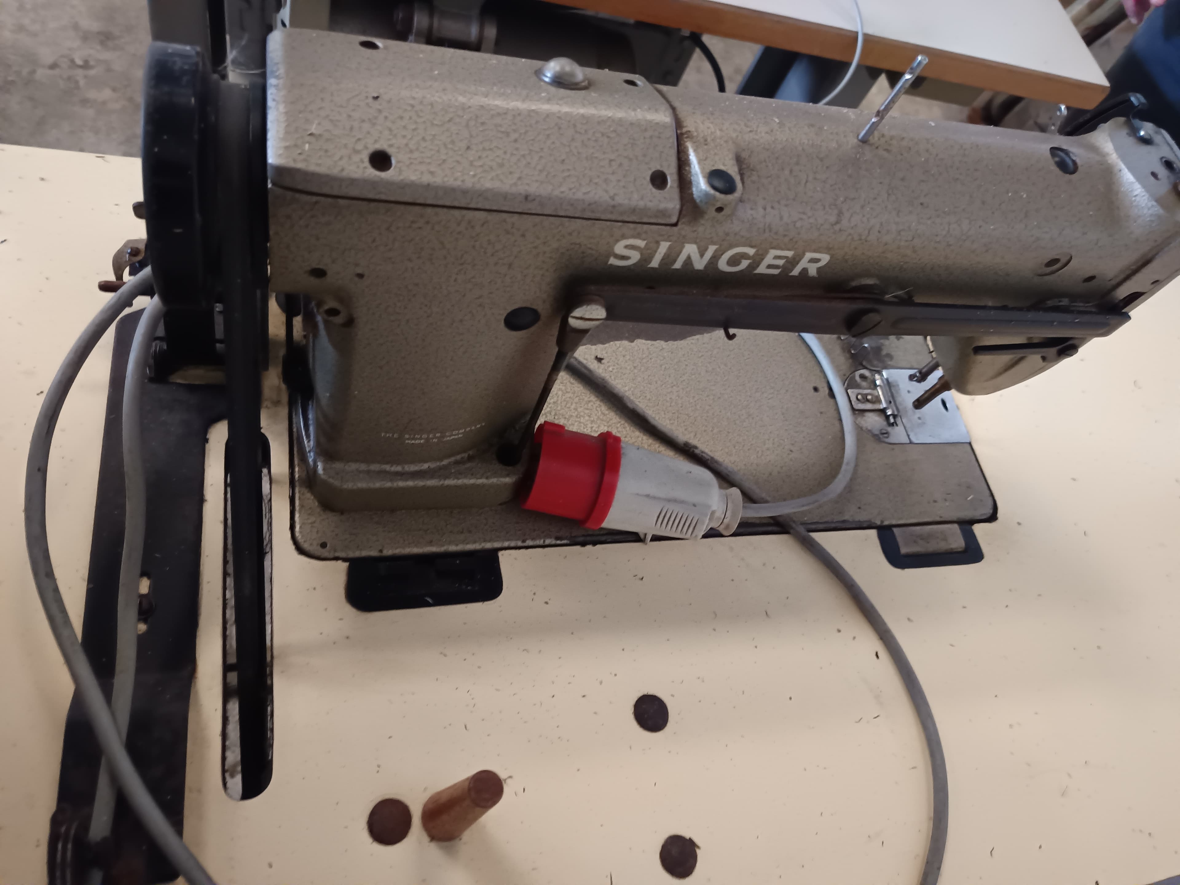 Sewing Machine — image 4