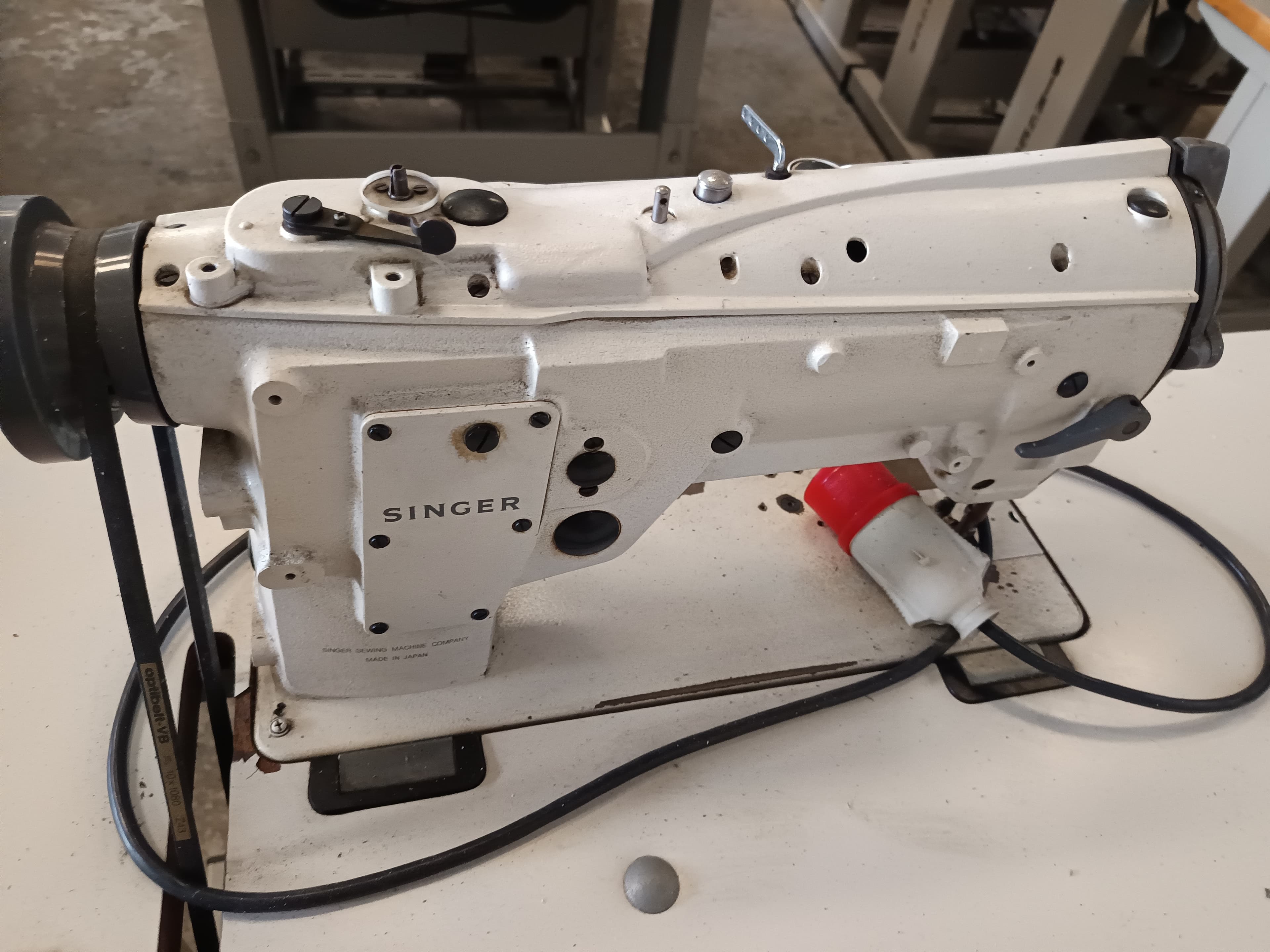 Máquina de coser — imagen 4