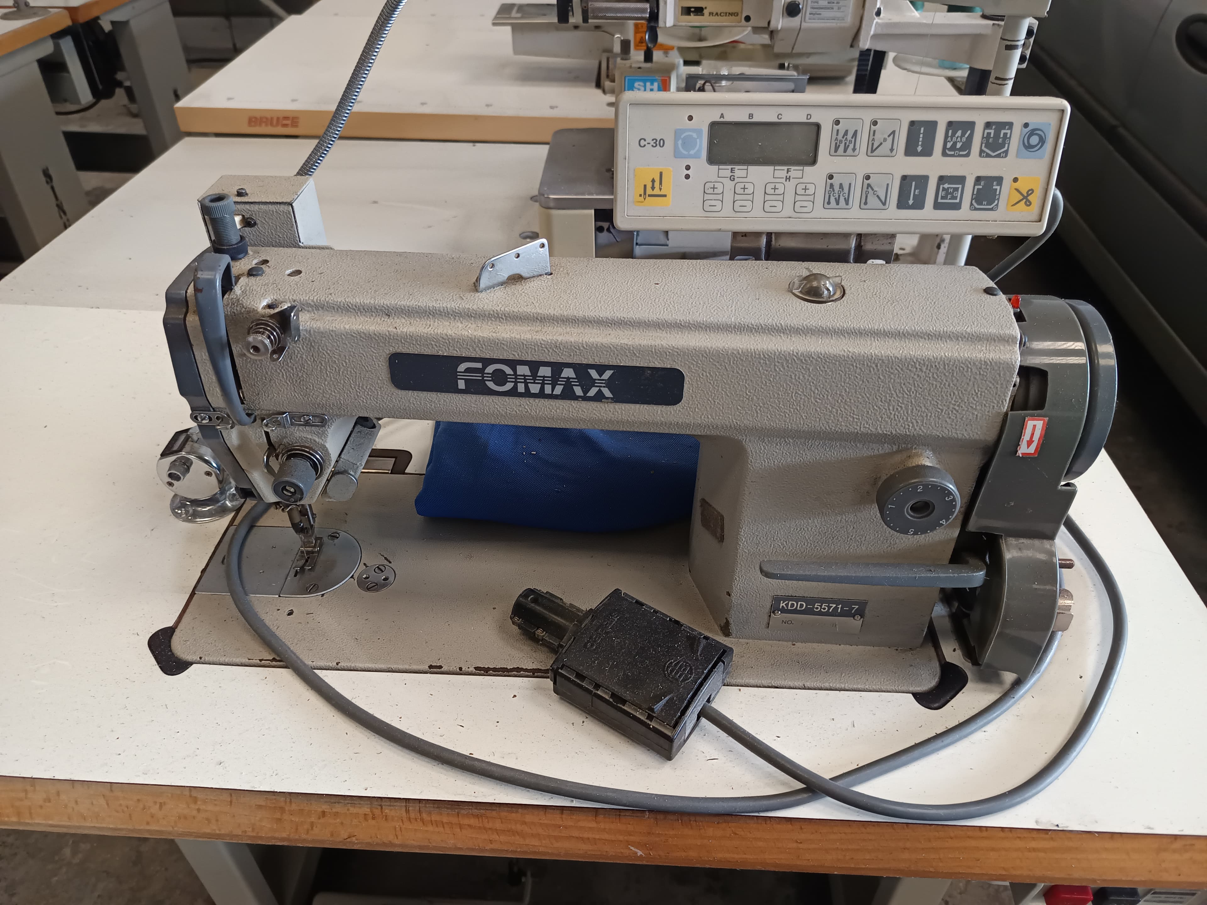 Máquina de coser — imagen 3