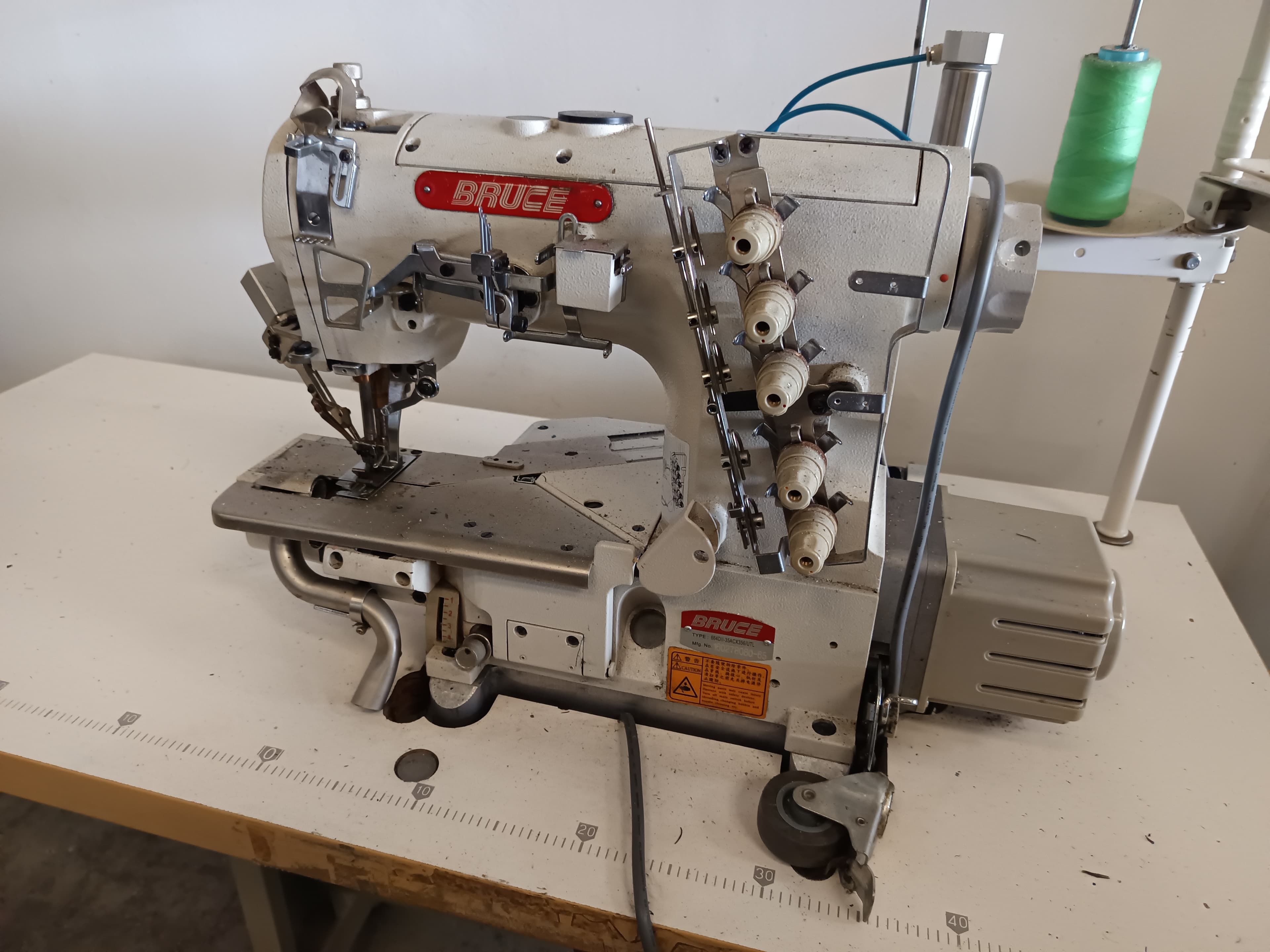 Machine à coudre — image 3