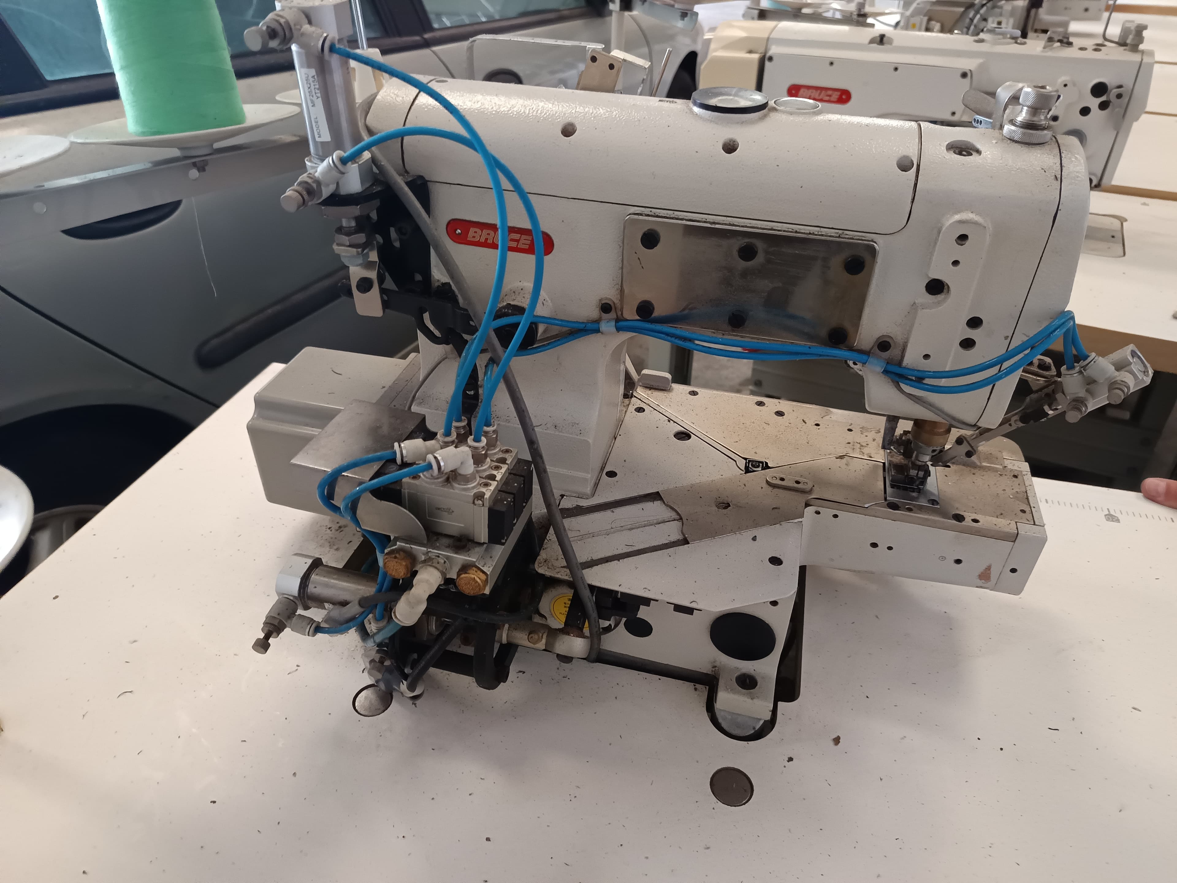Machine à coudre — image 5
