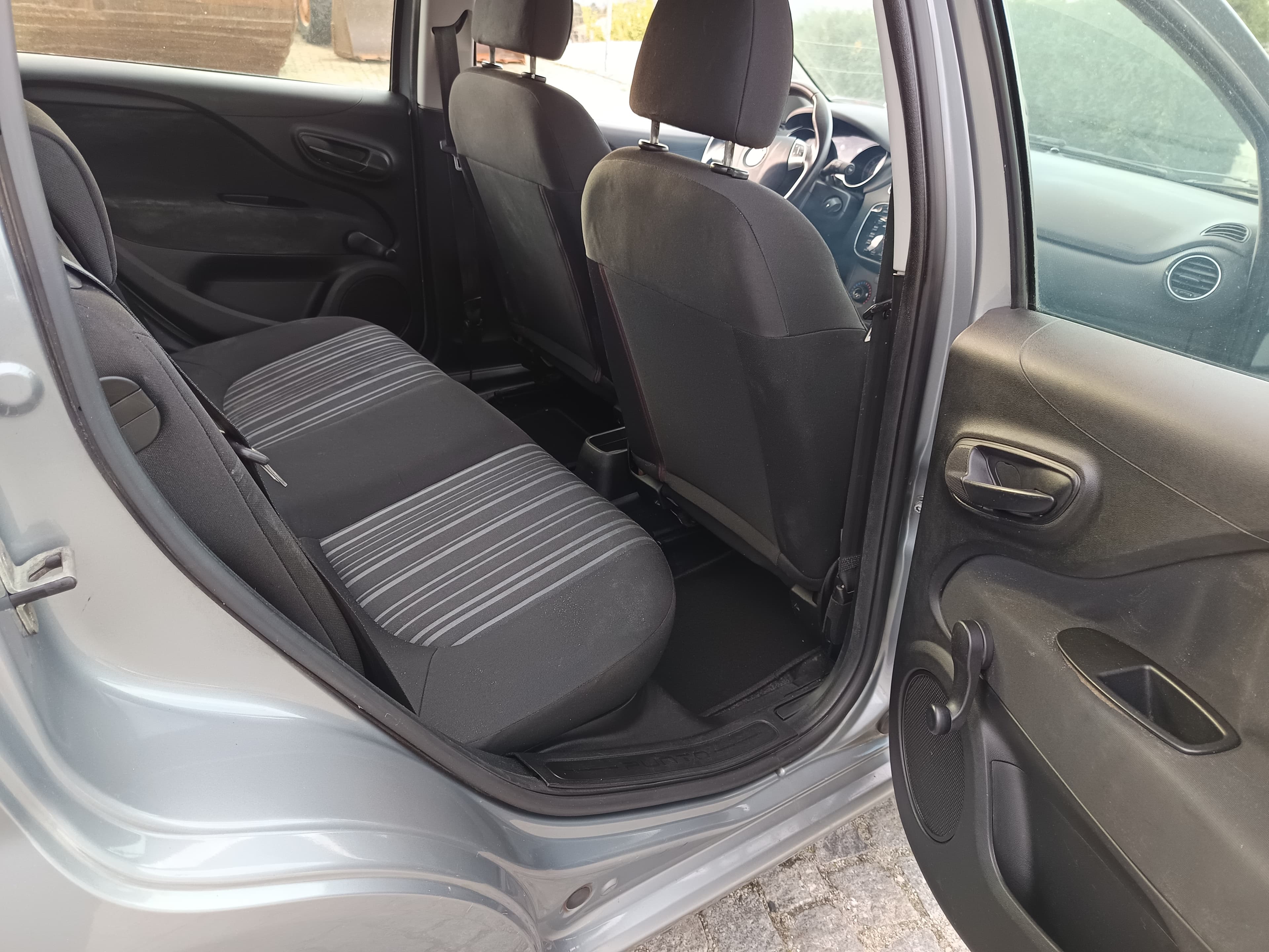 Fiat Punto — image 23