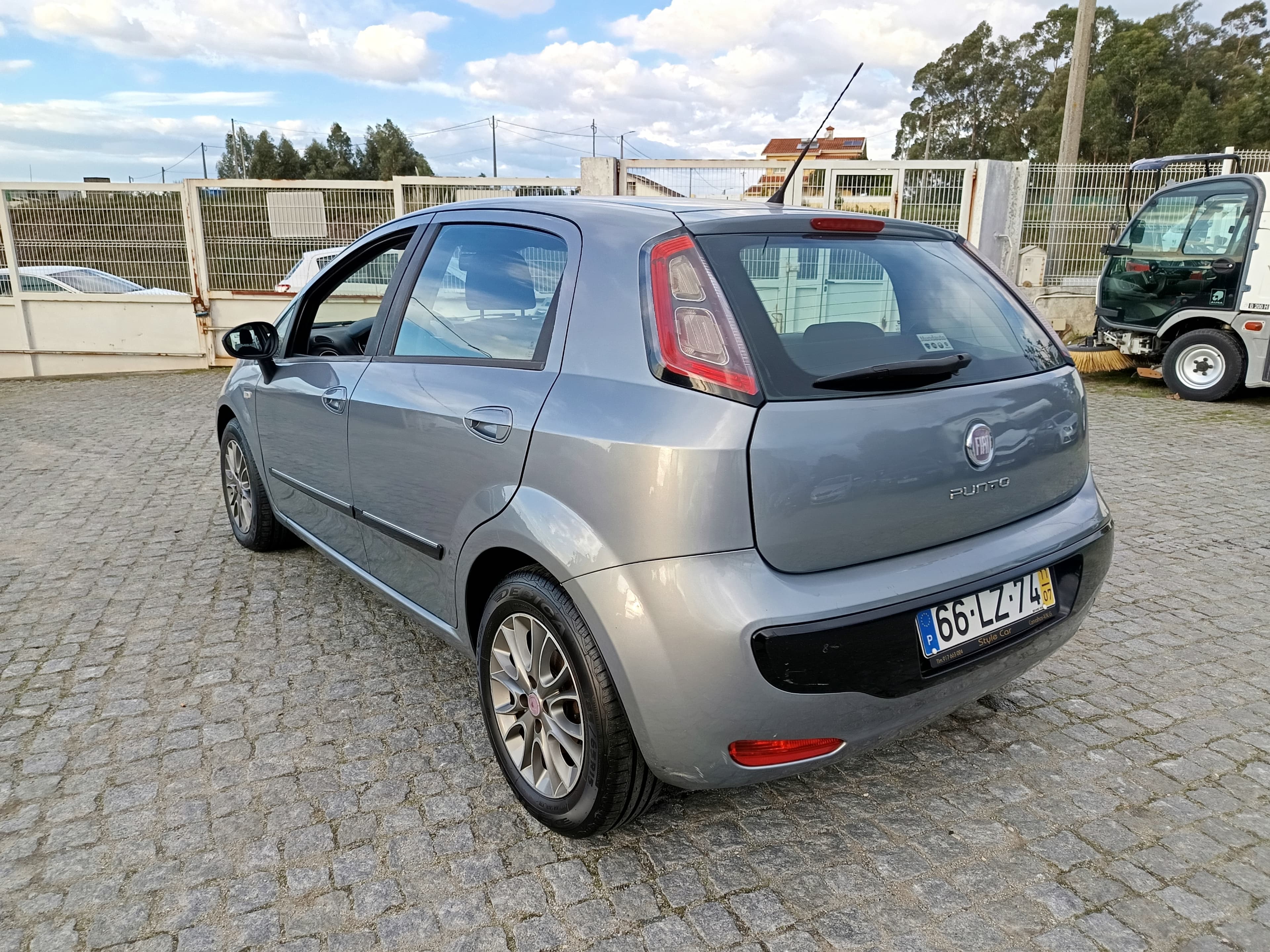 Fiat Punto — image 6