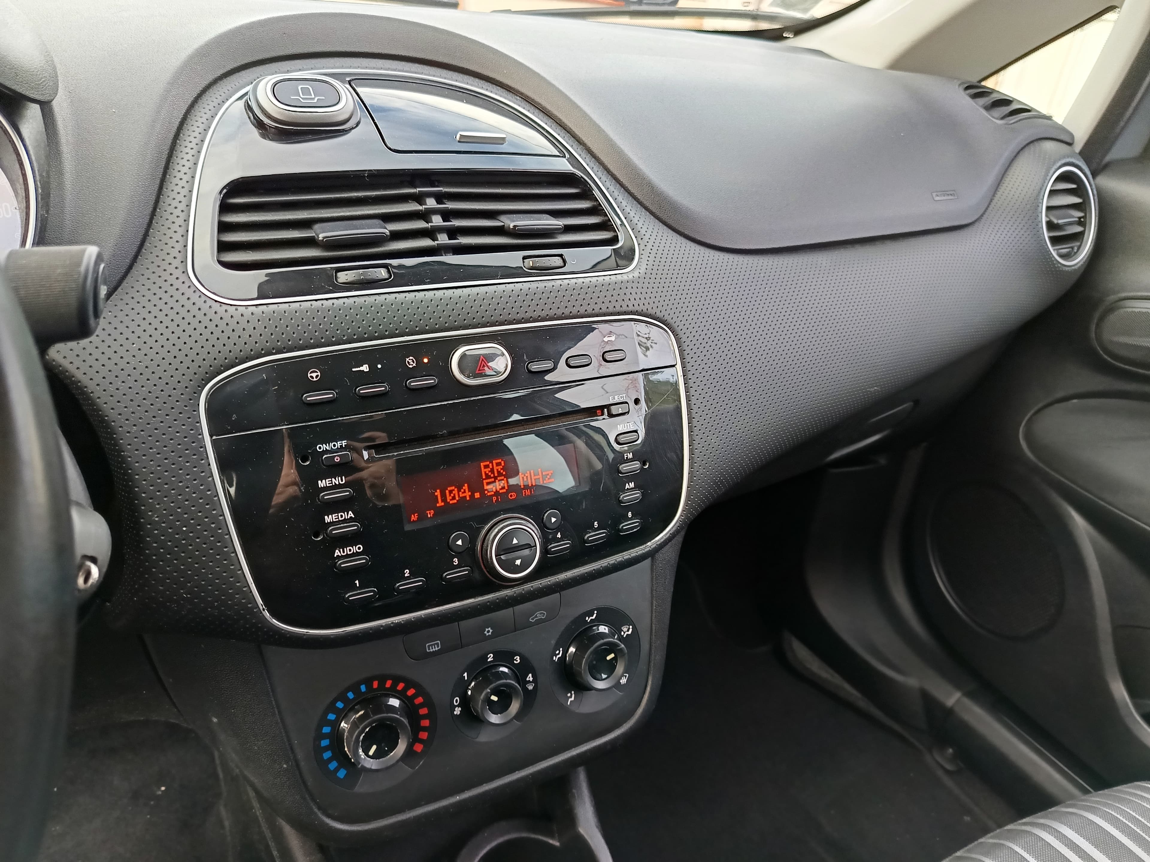 Fiat Punto — image 37