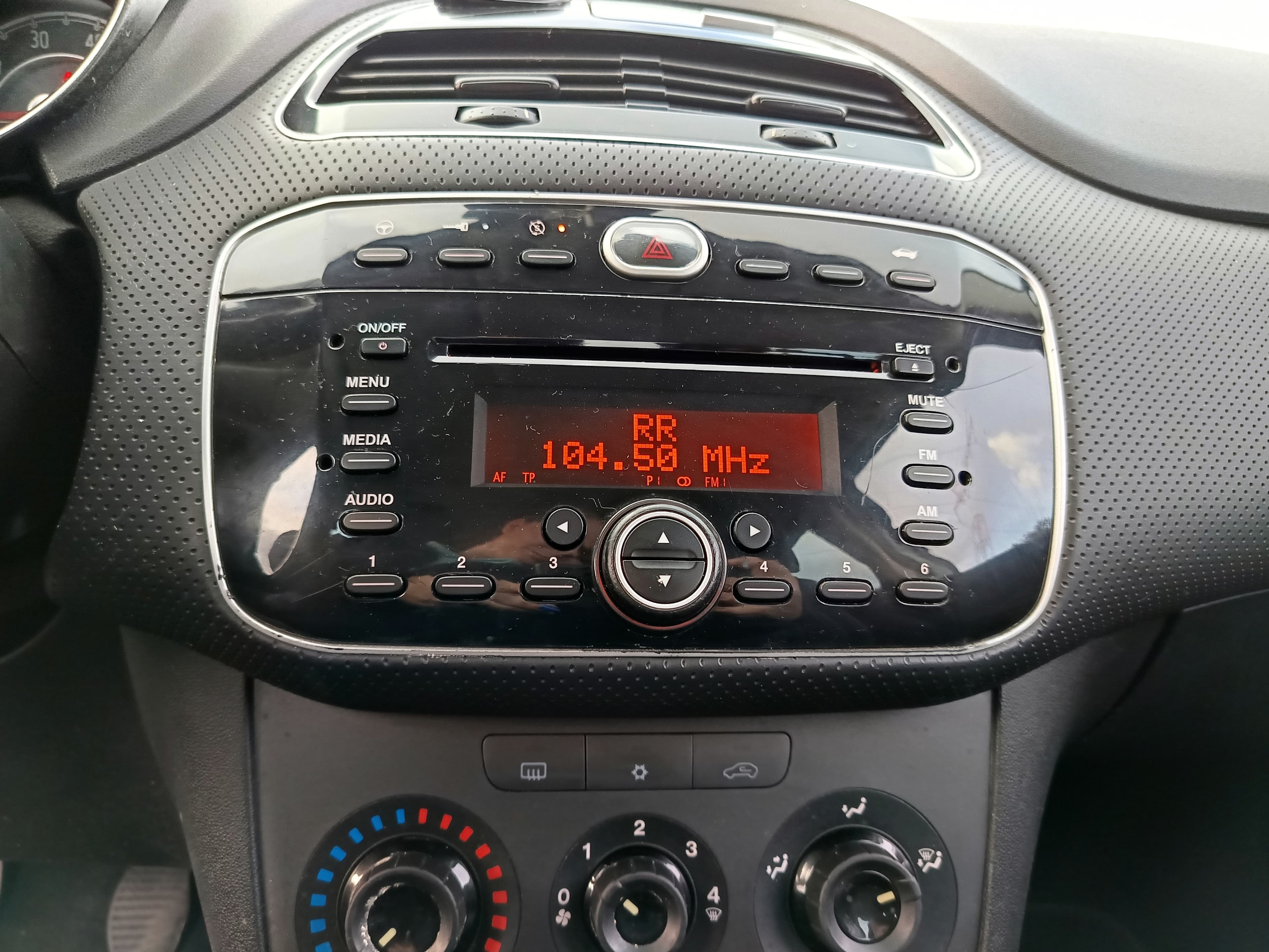 Fiat Punto — image 38