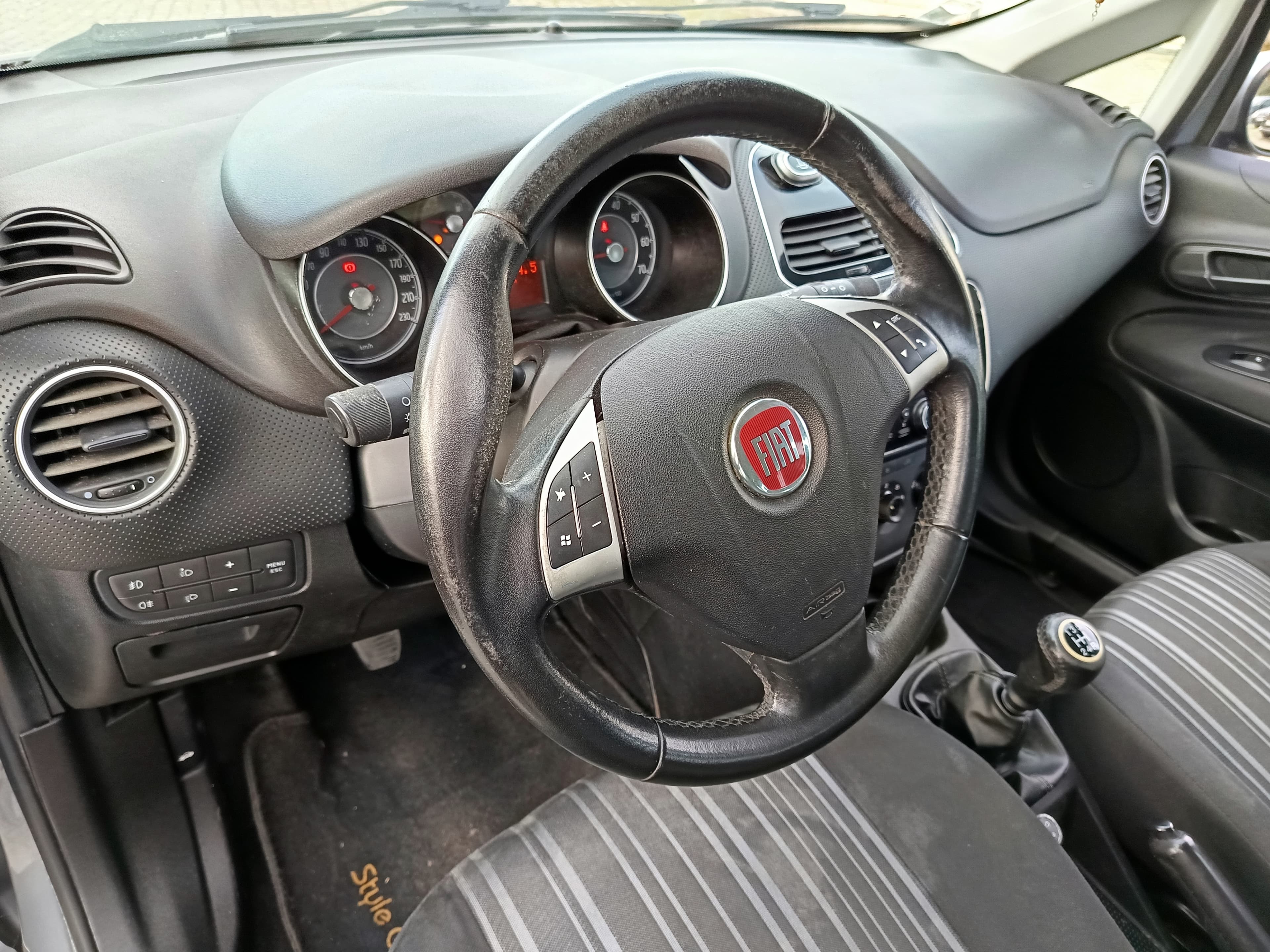 Fiat Punto — image 36