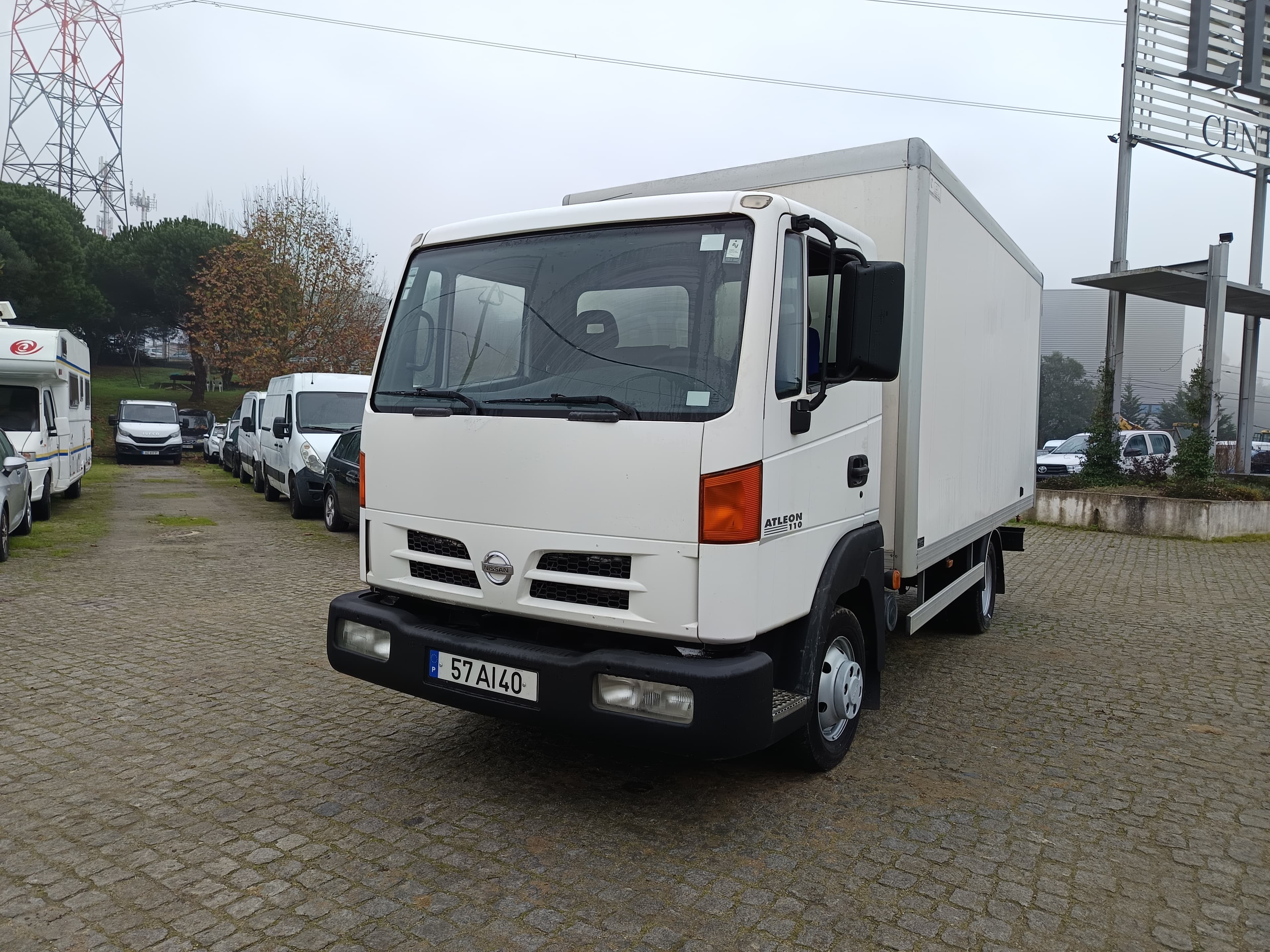 Nissan Atleon · Ano 2005 — imagen 1