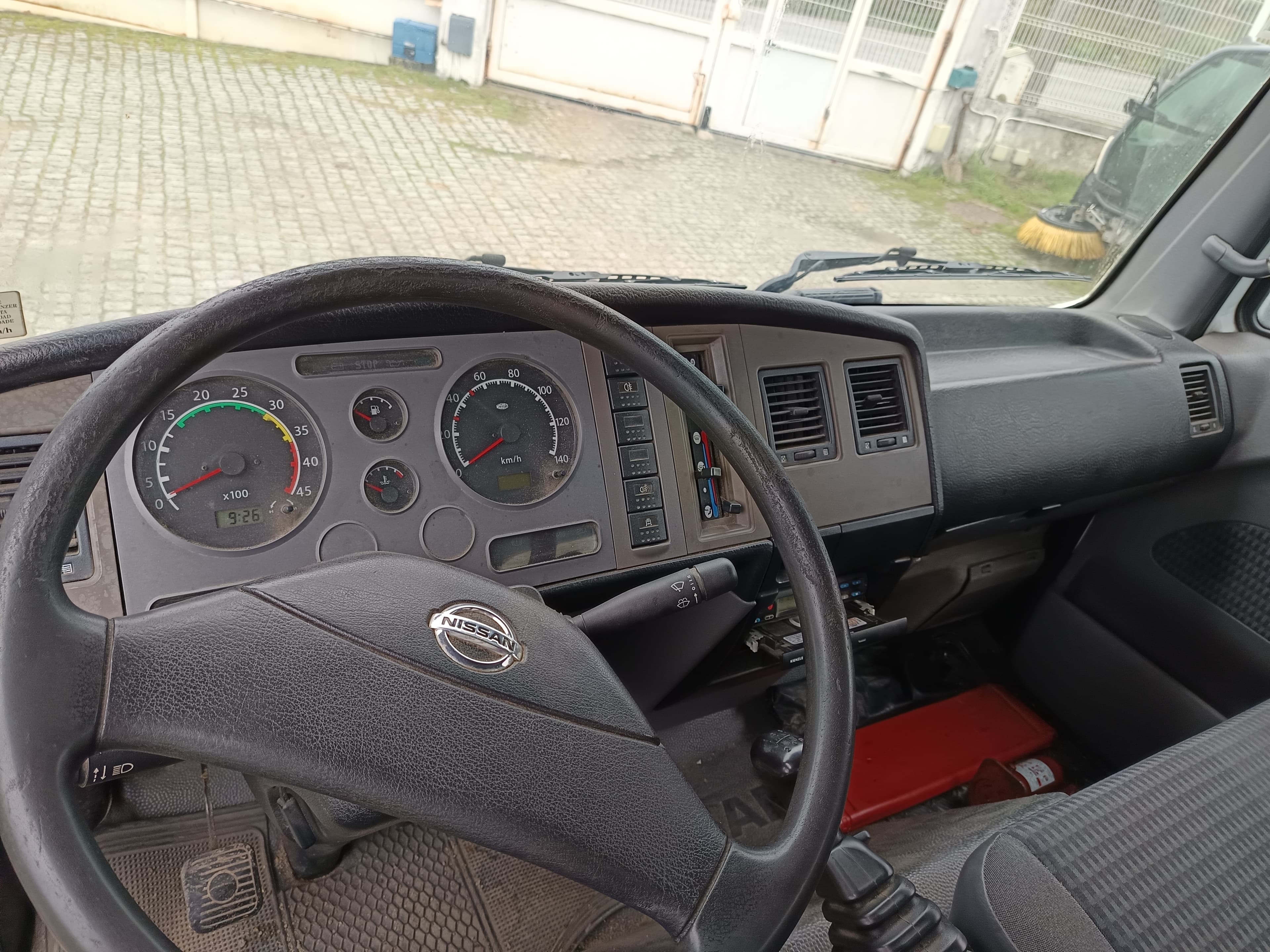 Nissan Atleon · Ano 2005 — imagen 20