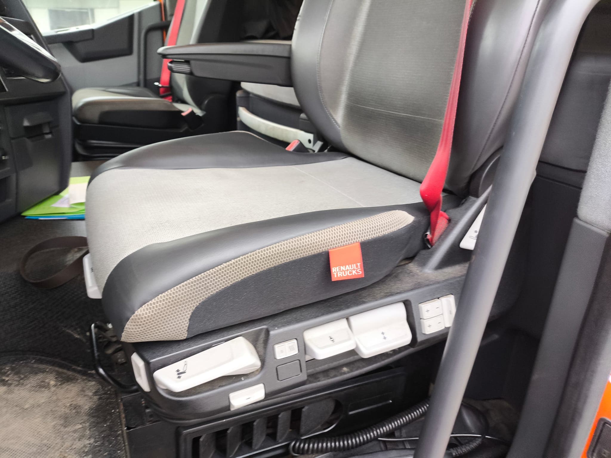Trator Renault T480 · Ano 2015 · Retarder — imagen 20