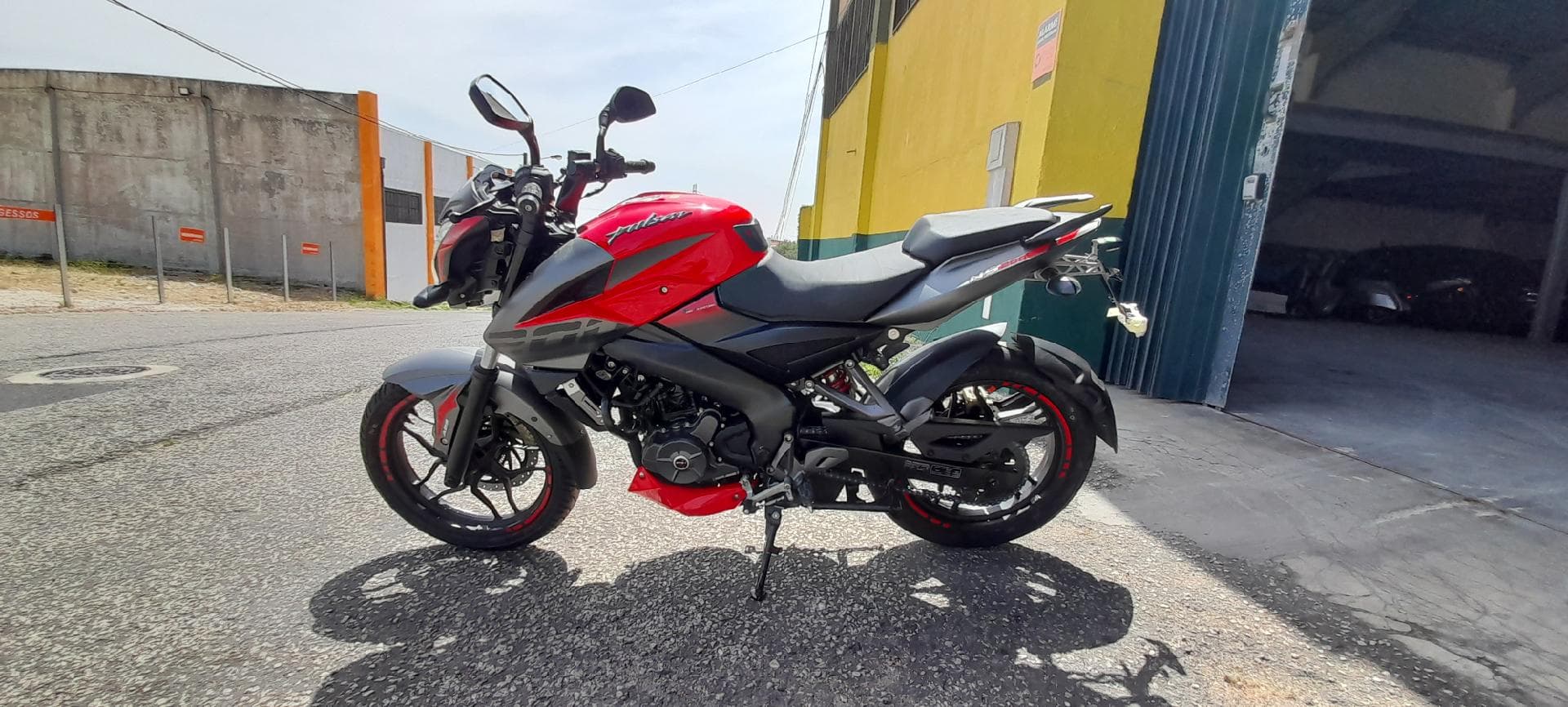 Bajaj Pulsar NS 200 — imagen 2