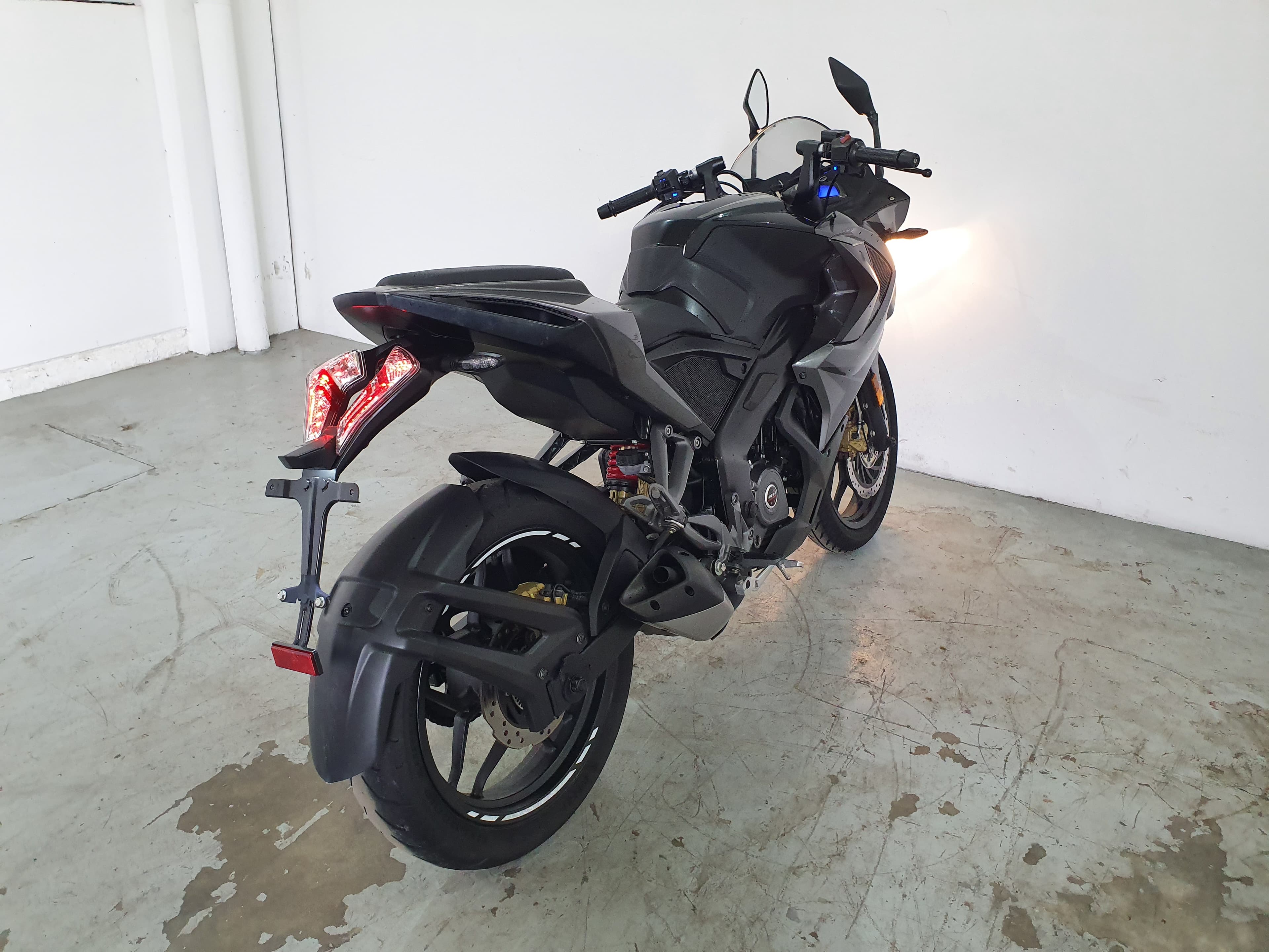 Bajaj Pulsar RS200 — image 4