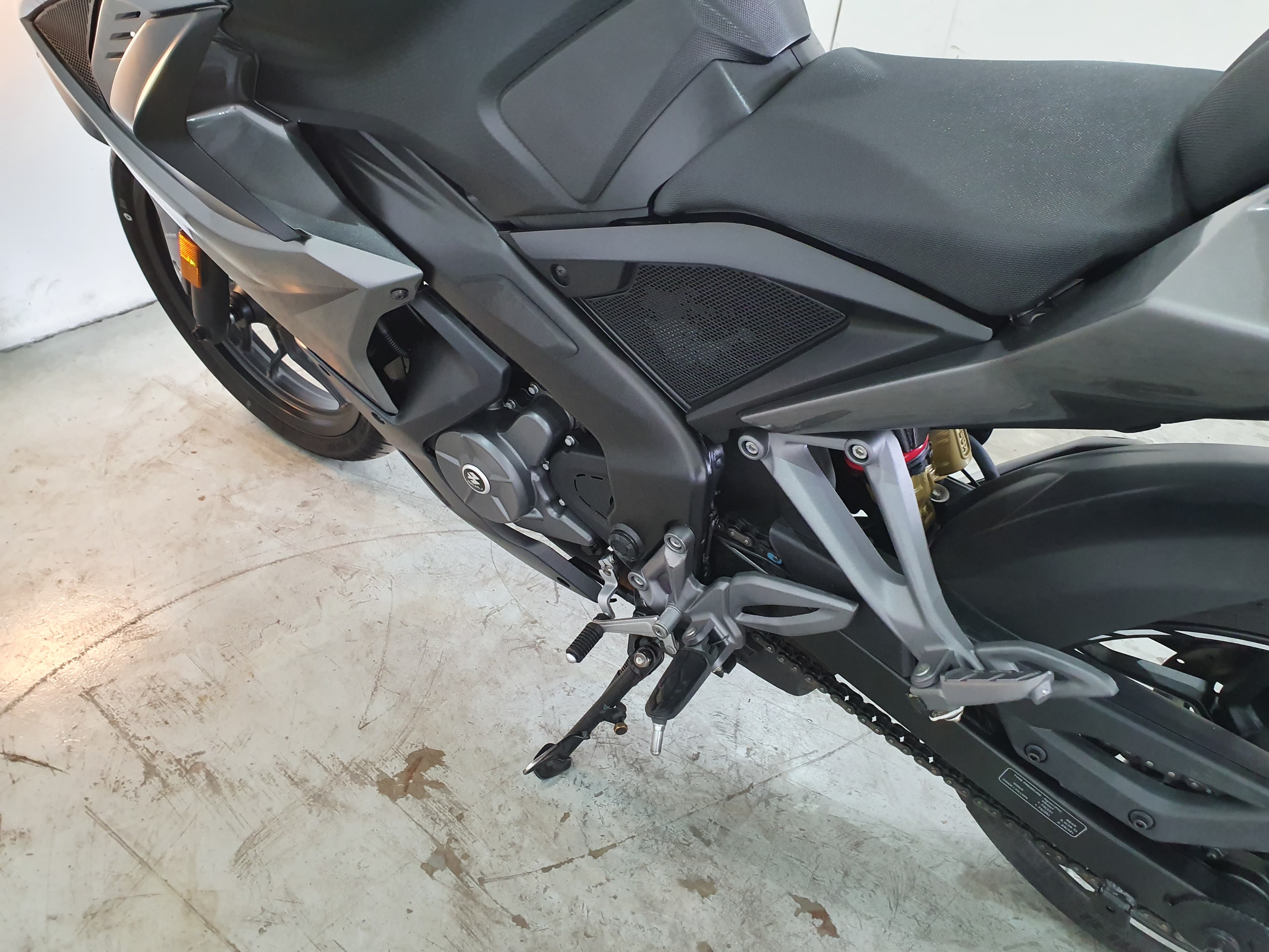 Bajaj Pulsar RS200 — image 9