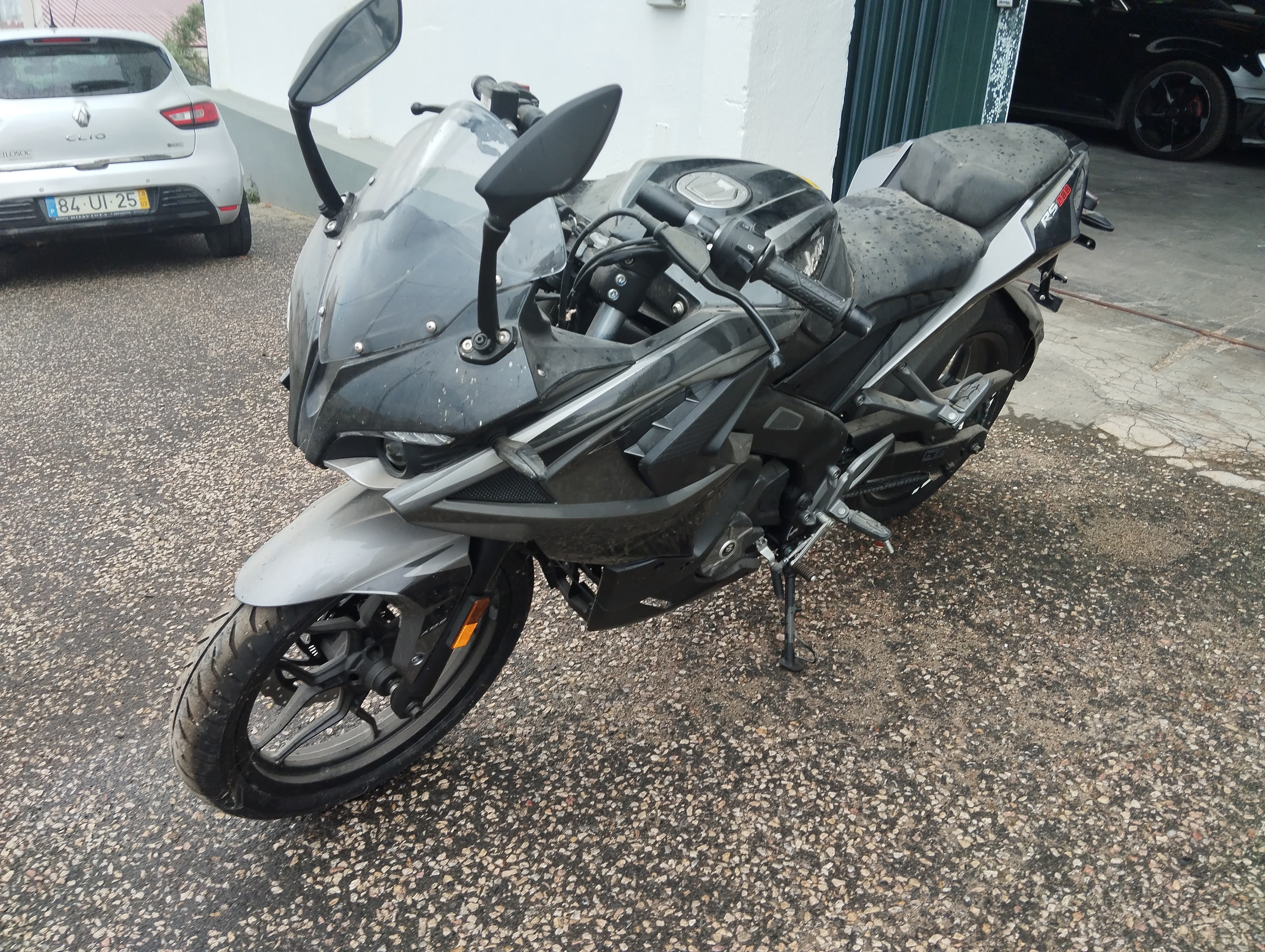 Bajaj Pulsar RS 200 — imagen 2