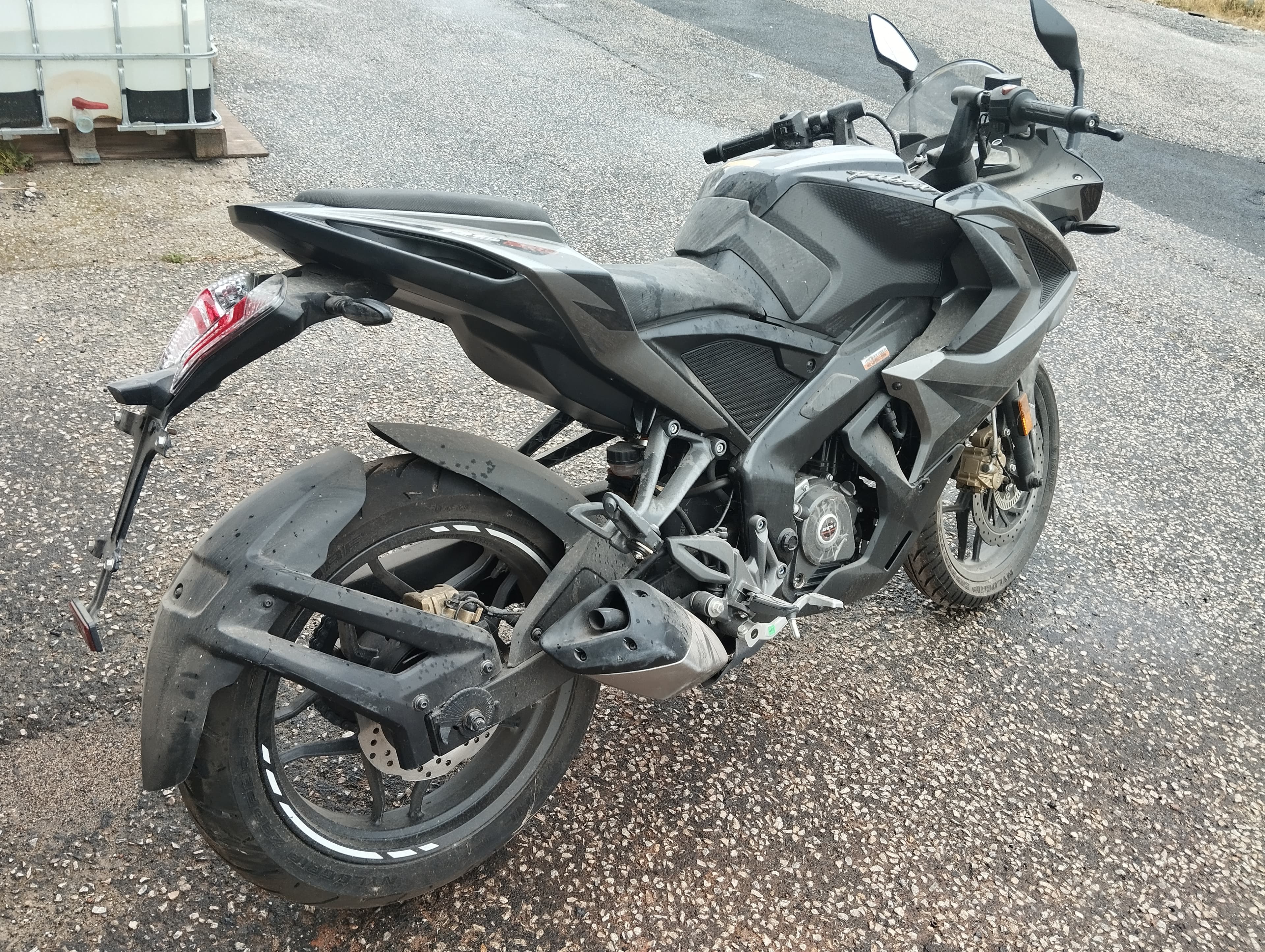 Bajaj Pulsar RS 200 — imagen 6
