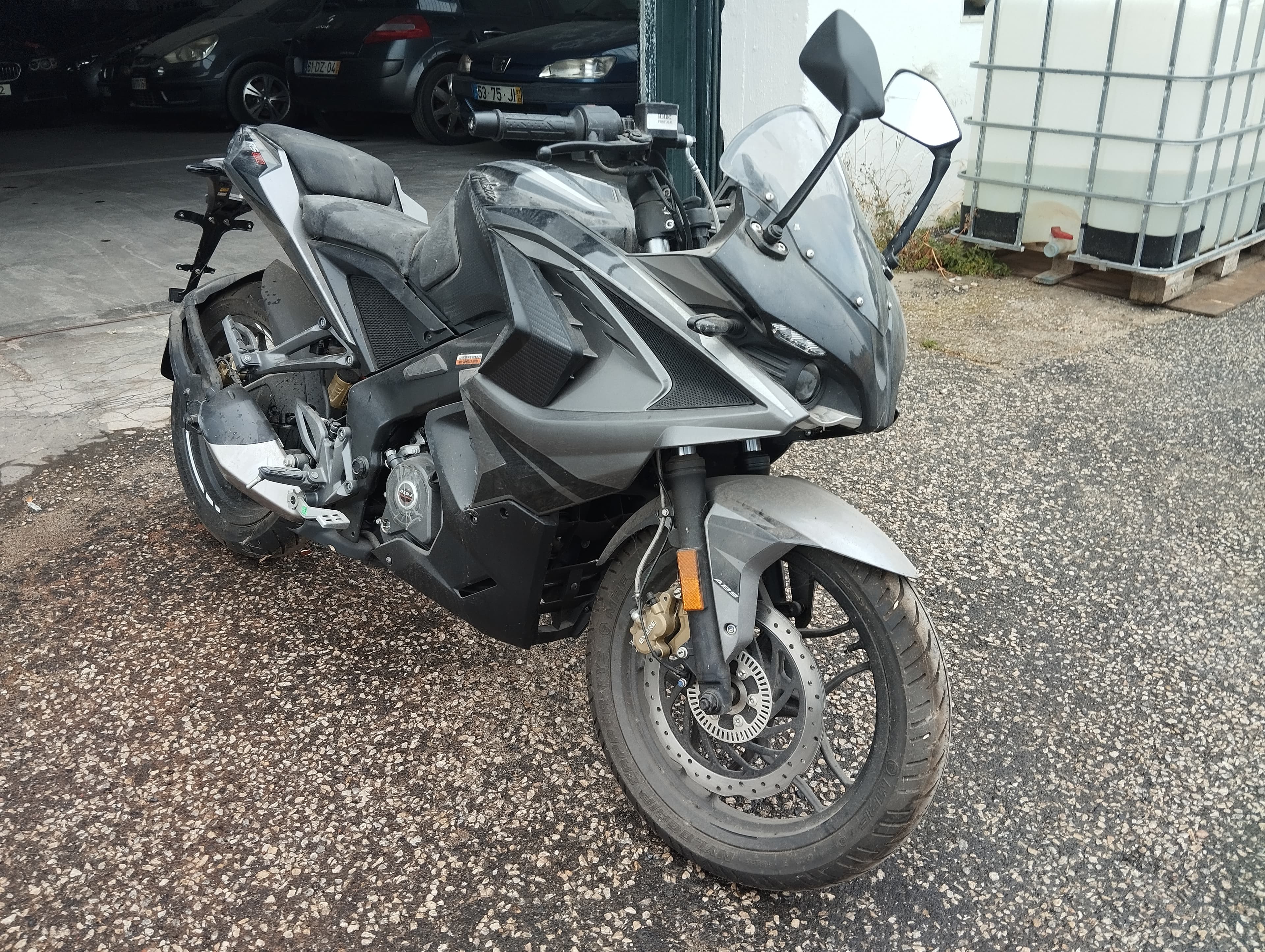 Bajaj Pulsar RS 200
