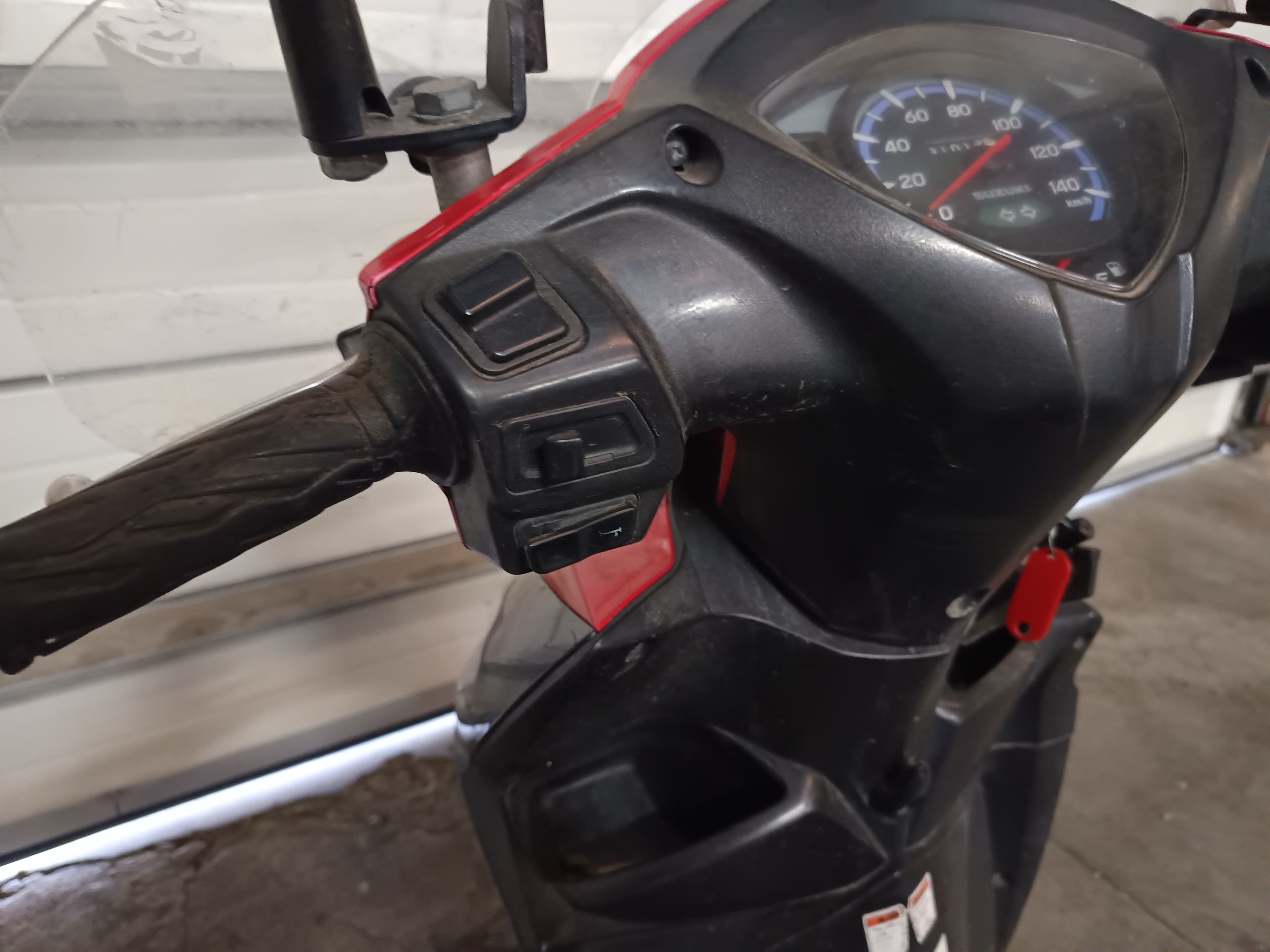 Suzuki UK 110 Adress · Ano 2015 — imagen 8