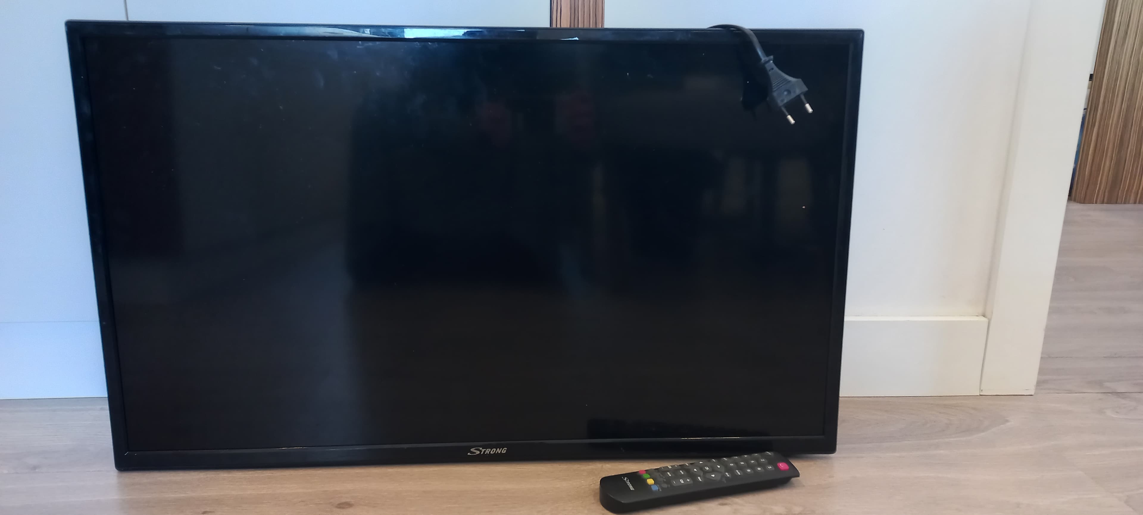 Material Informático · Televisor — imagen 6