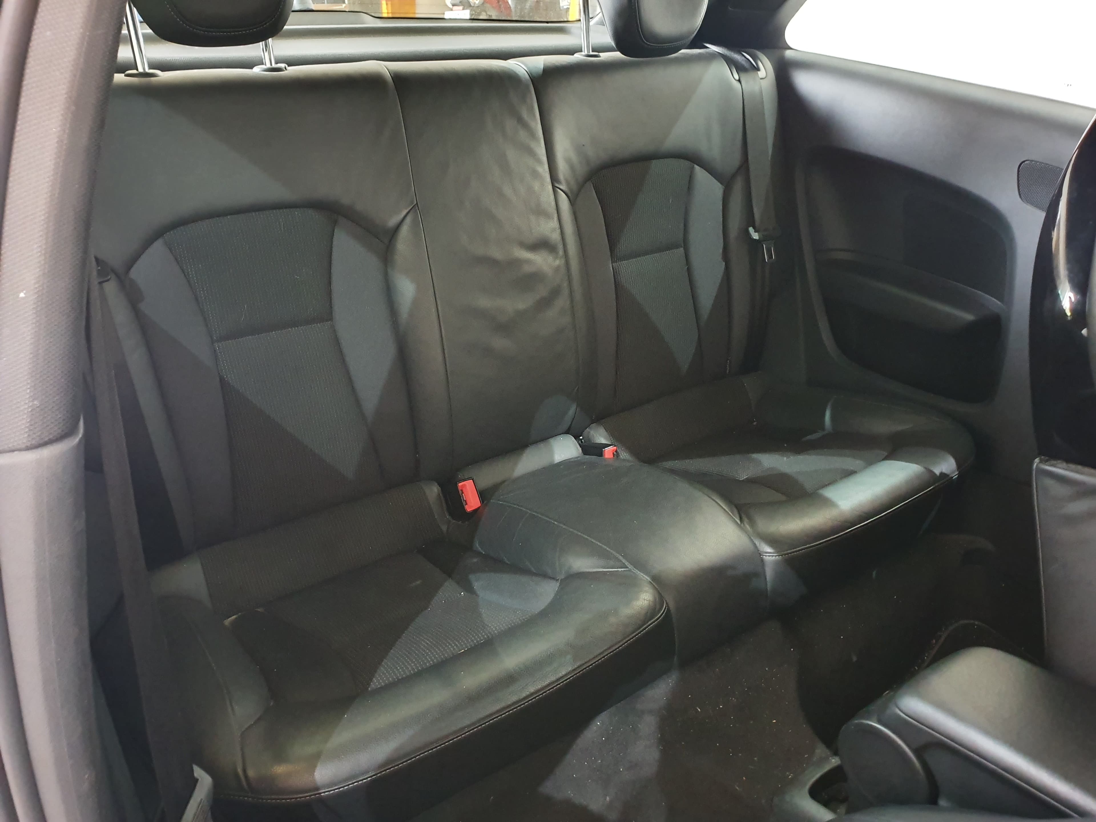 Audi A1 S-line · Ano 2010 — image 26