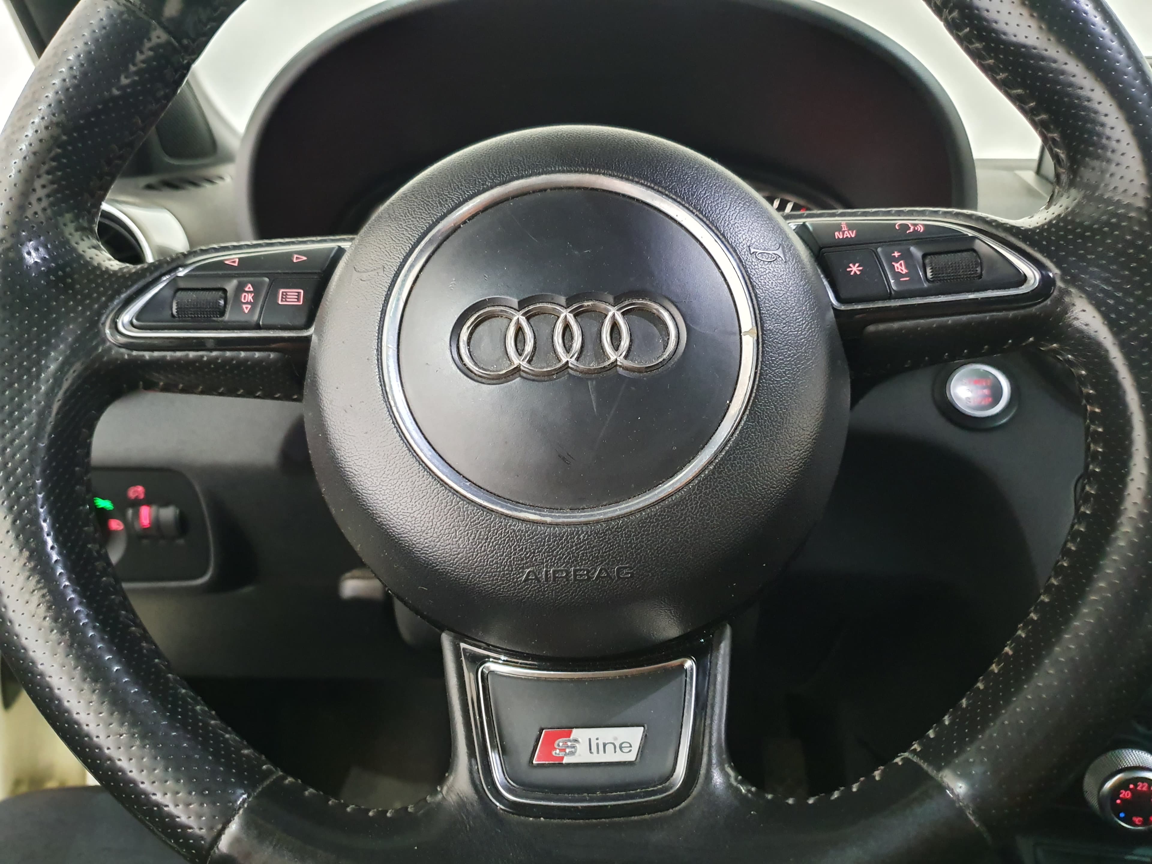 Audi A1 S-line · Ano 2010 — image 29