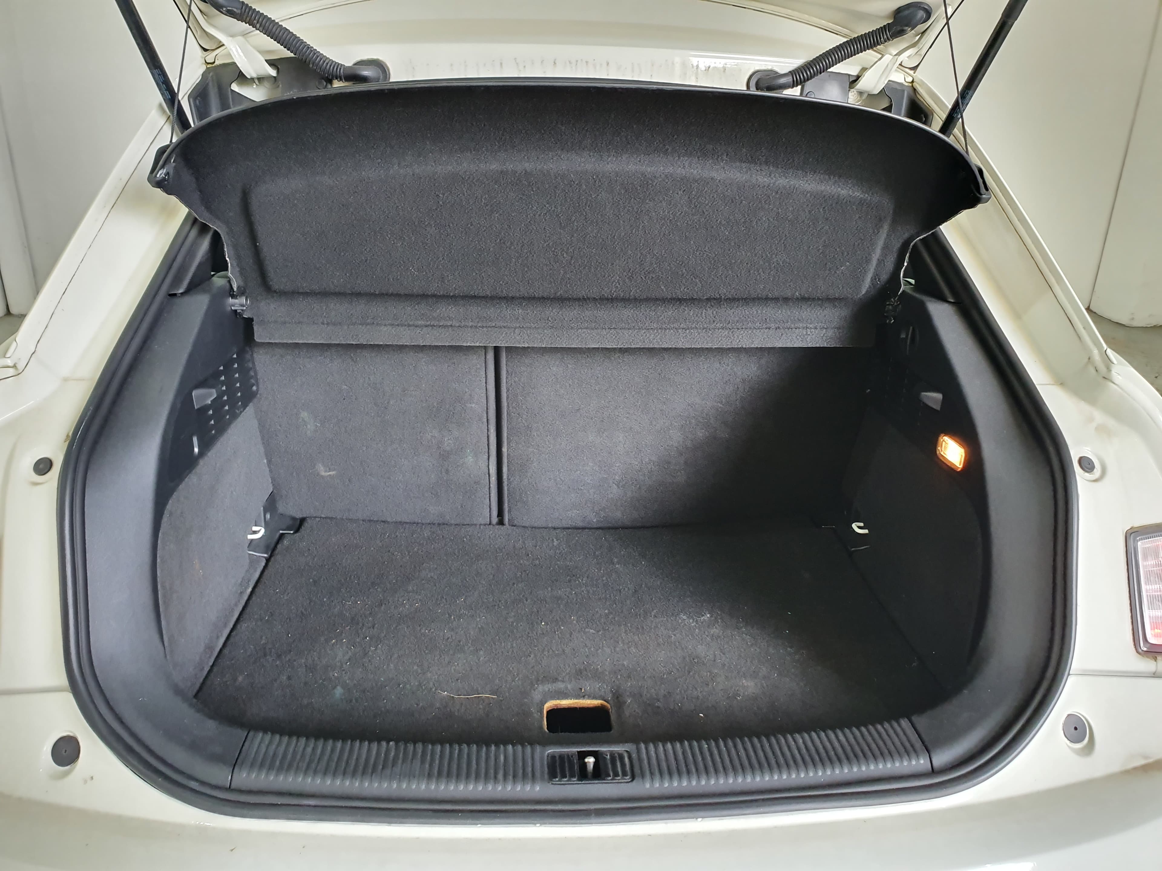 Audi A1 S-line · Ano 2010 — image 13