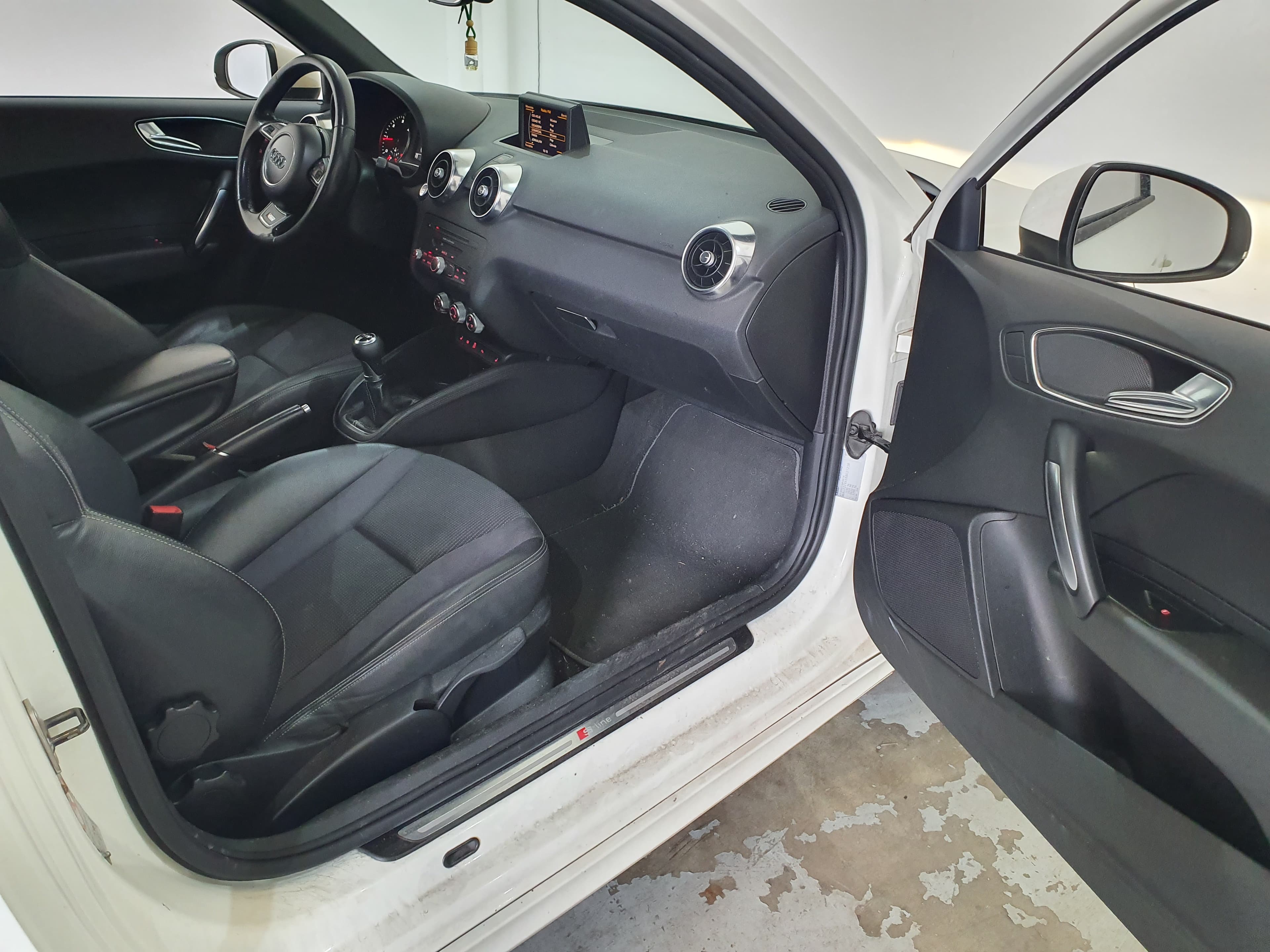 Audi A1 S-line · Ano 2010 — image 14