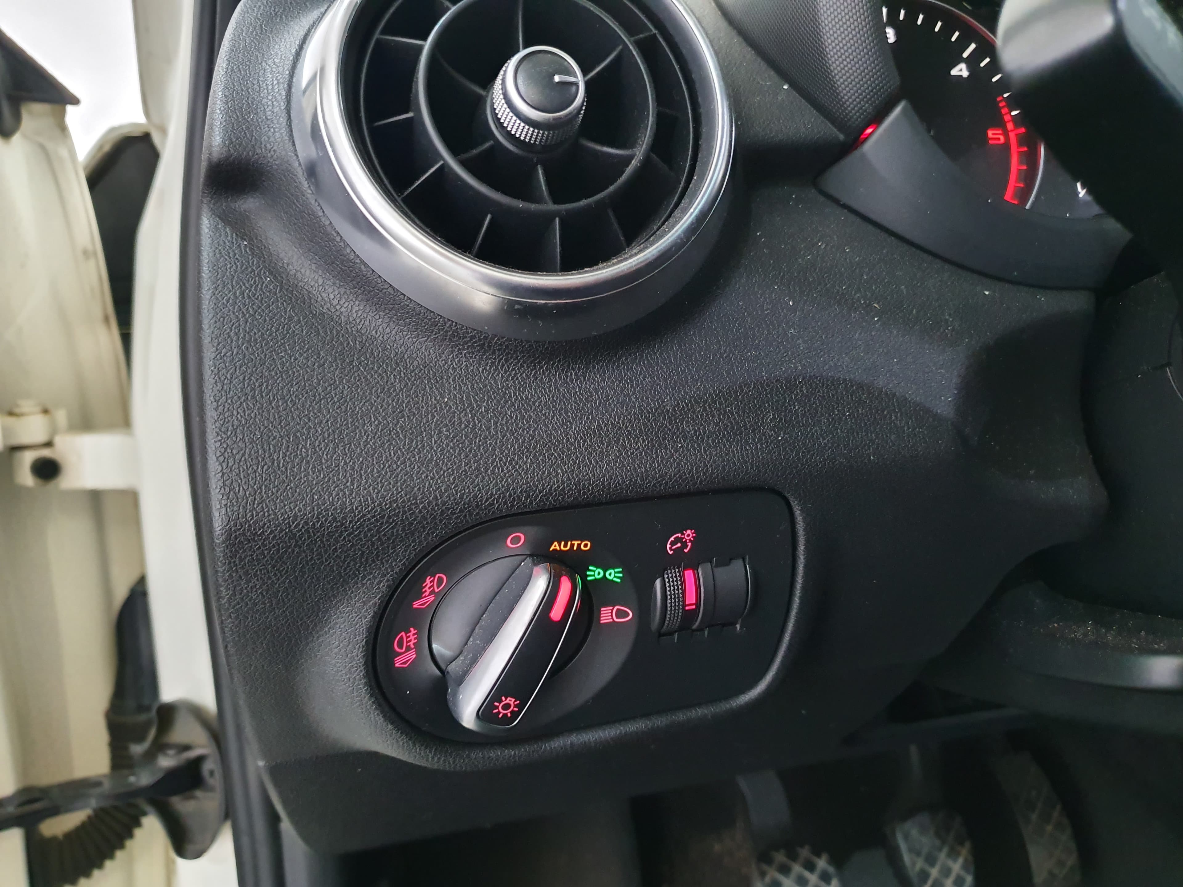 Audi A1 S-line · Ano 2010 — image 33