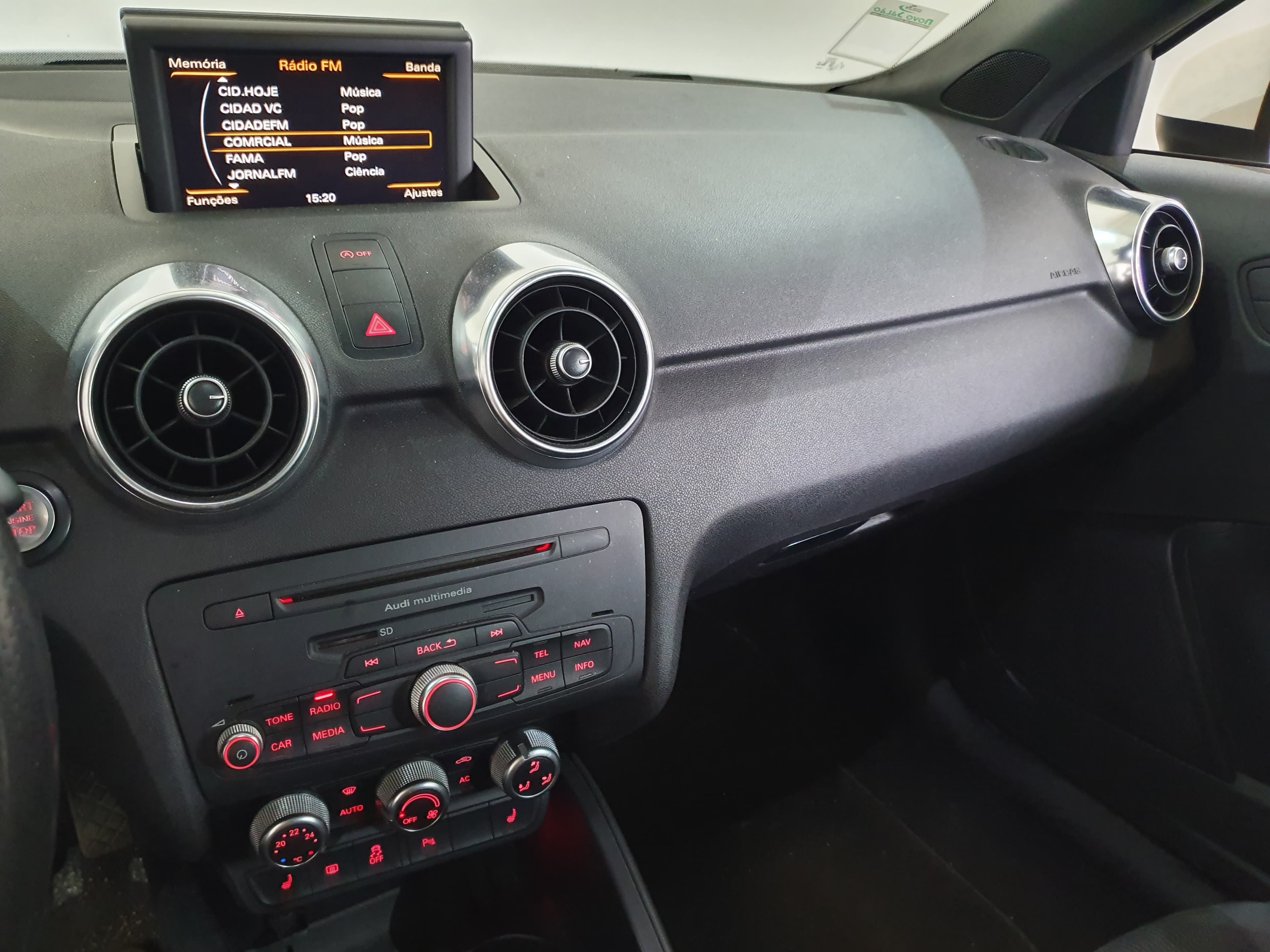 Audi A1 S-line · Ano 2010 — image 37