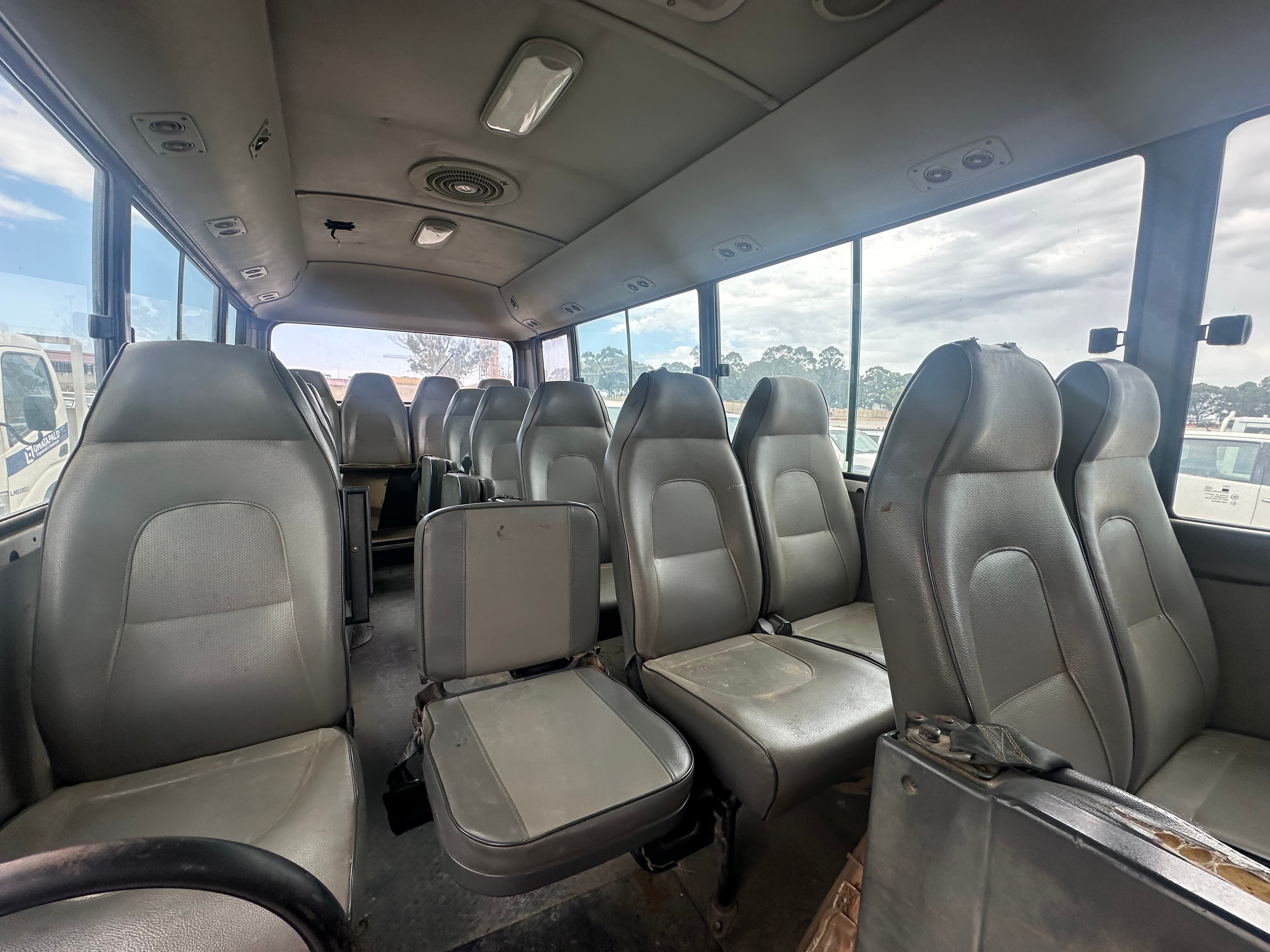 HYUNDAI COUNTY 30L — imagen 7