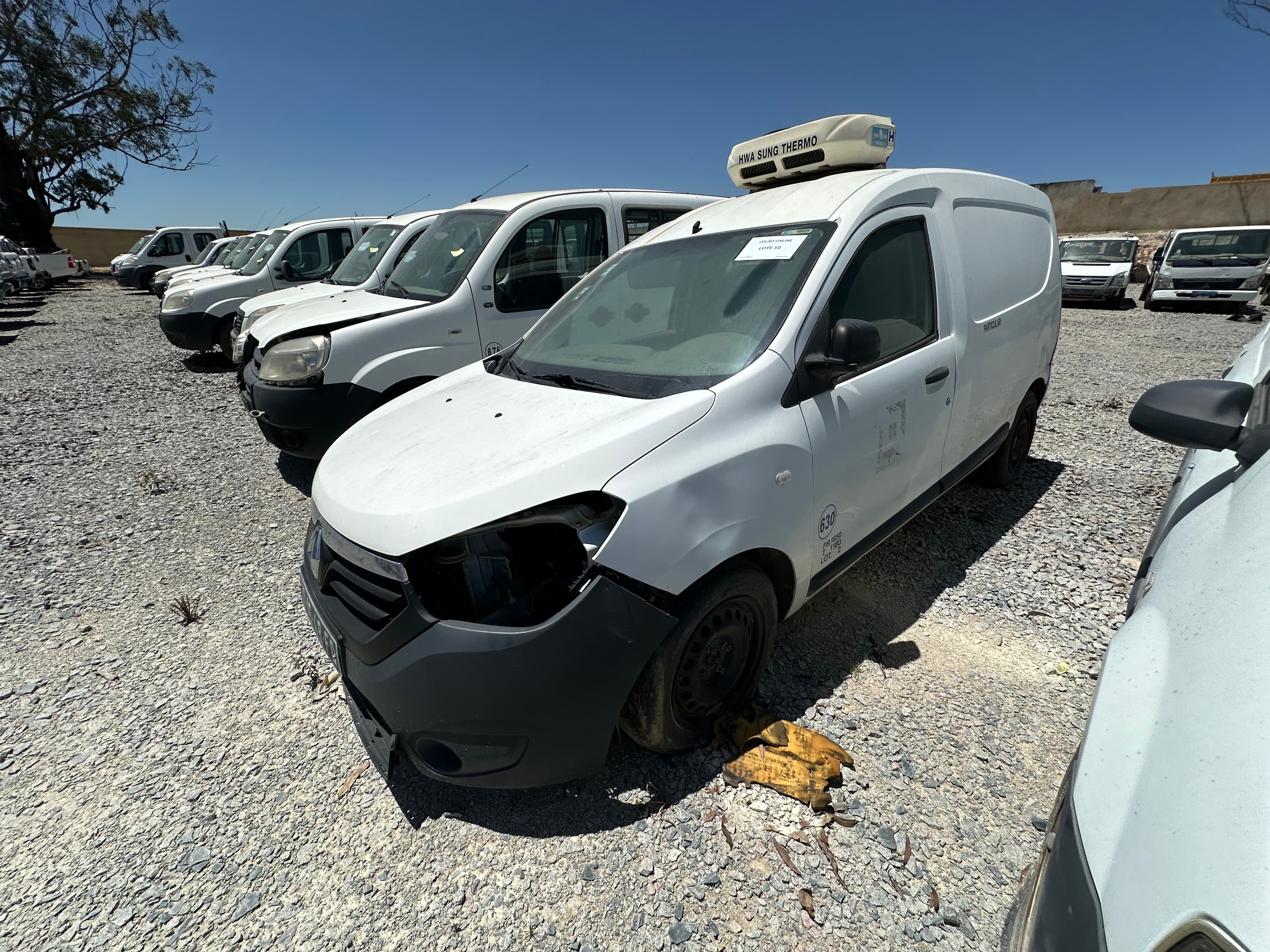 RENAULT DOKER VAN — image 8
