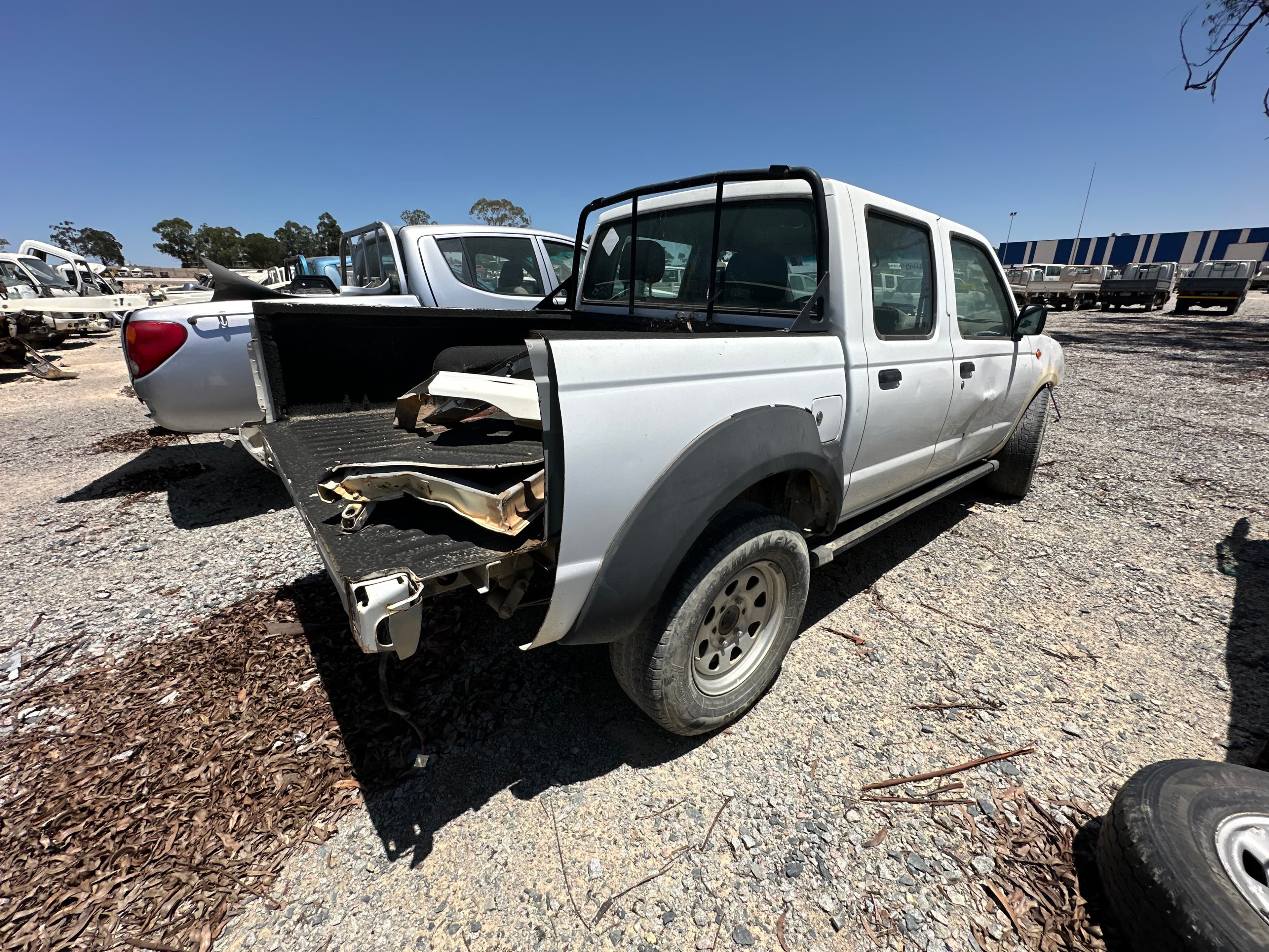 NISSAN HARDBODY 4WD DC — imagen 5