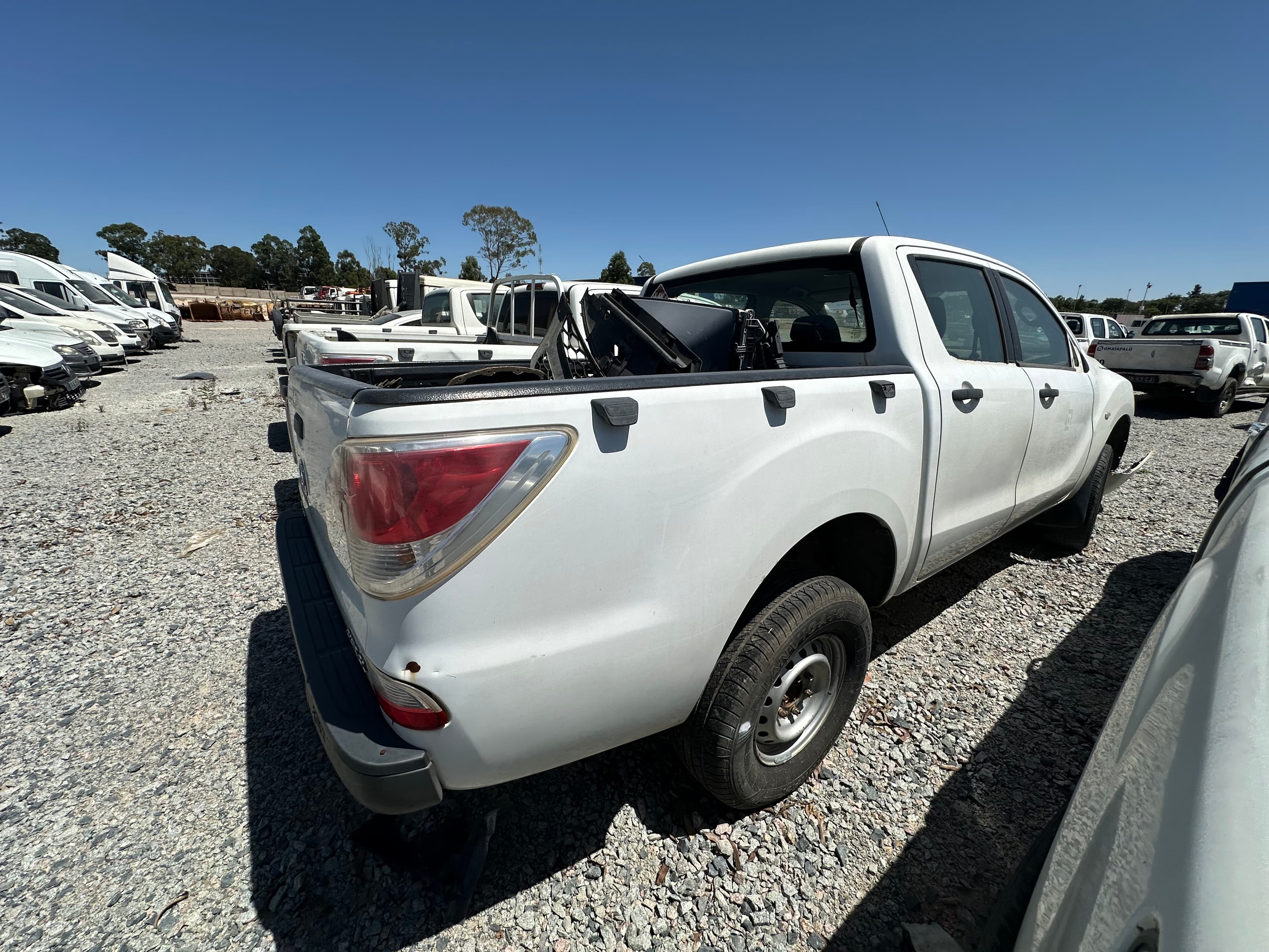 MAZDA BT50-4X4 DOUBLE CAB — image 4