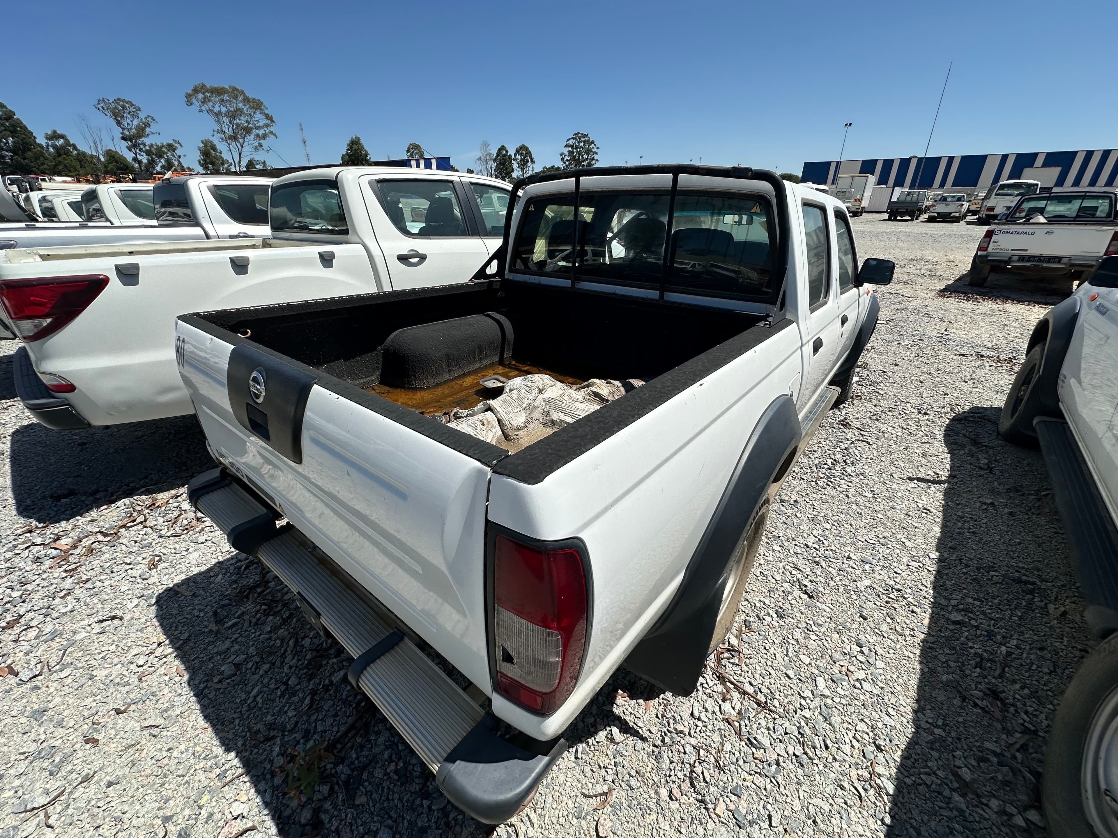 NISSAN HARDBODY 4WD DC — imagem 9