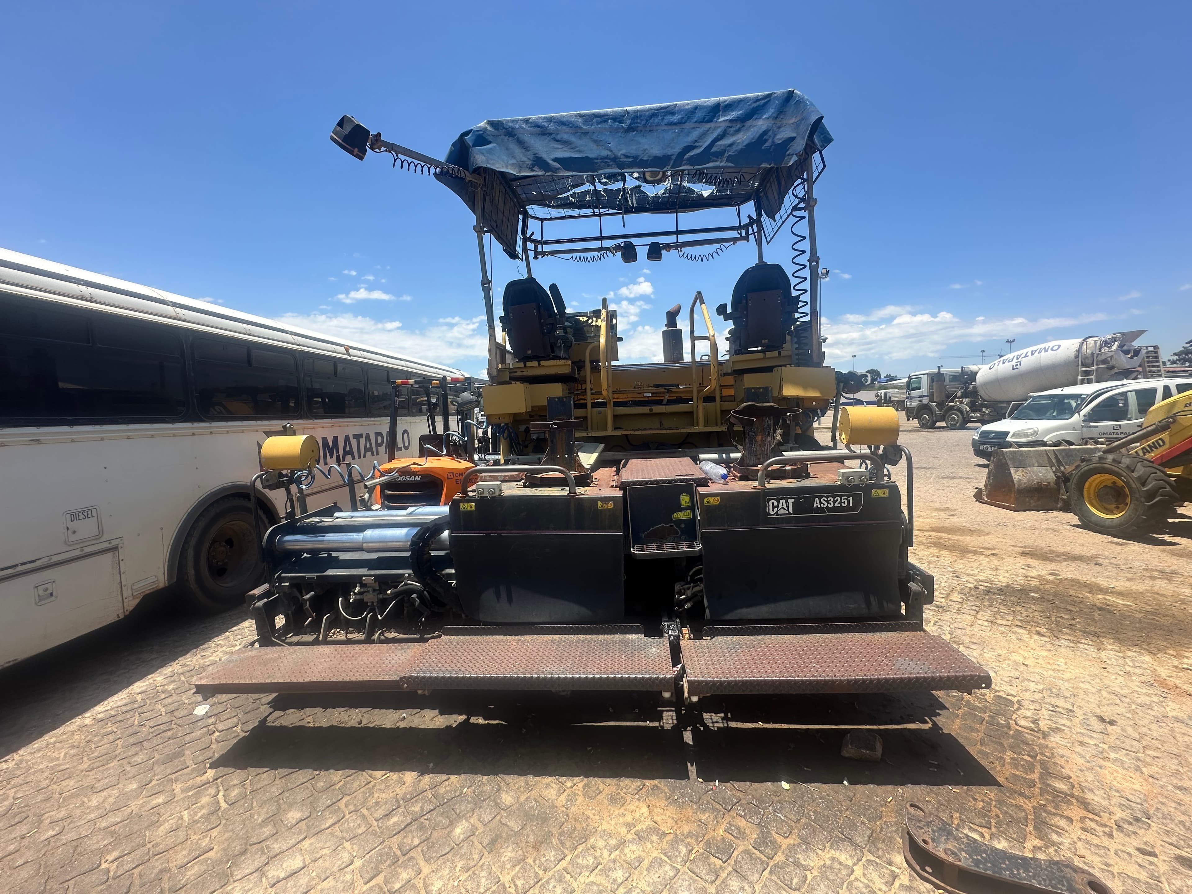 Espalhadora de Asfalto CATERPILLAR AP-755 — imagem 6
