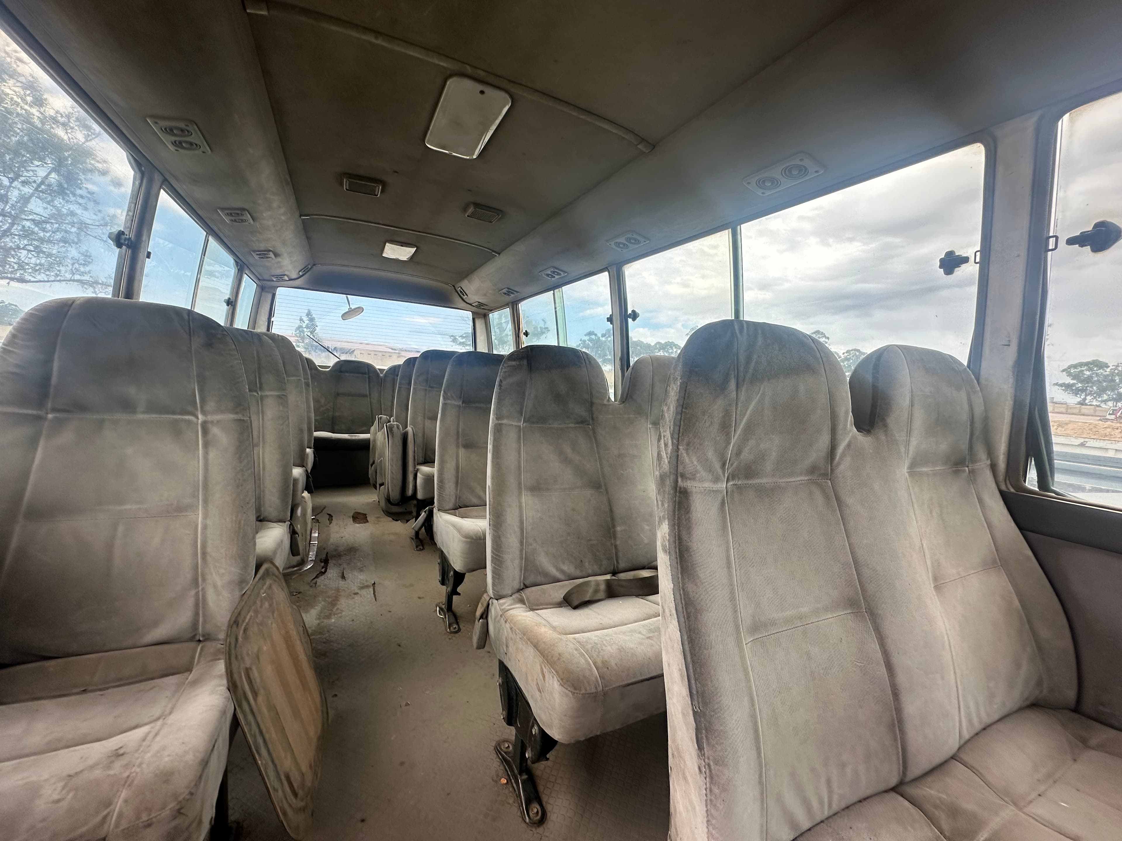 TOYOTA COASTER 30L — imagen 4