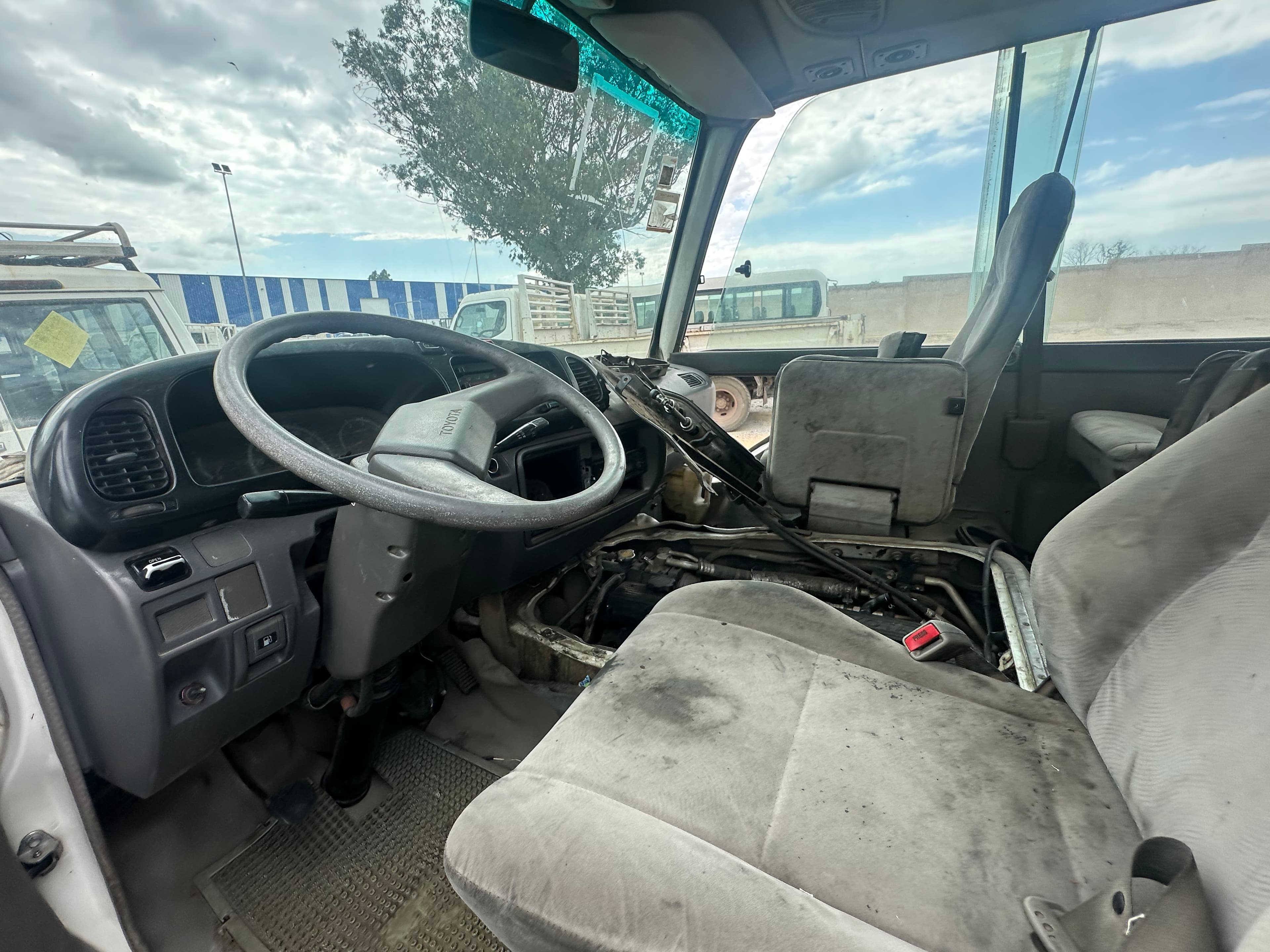 TOYOTA COASTER 30L — imagen 7
