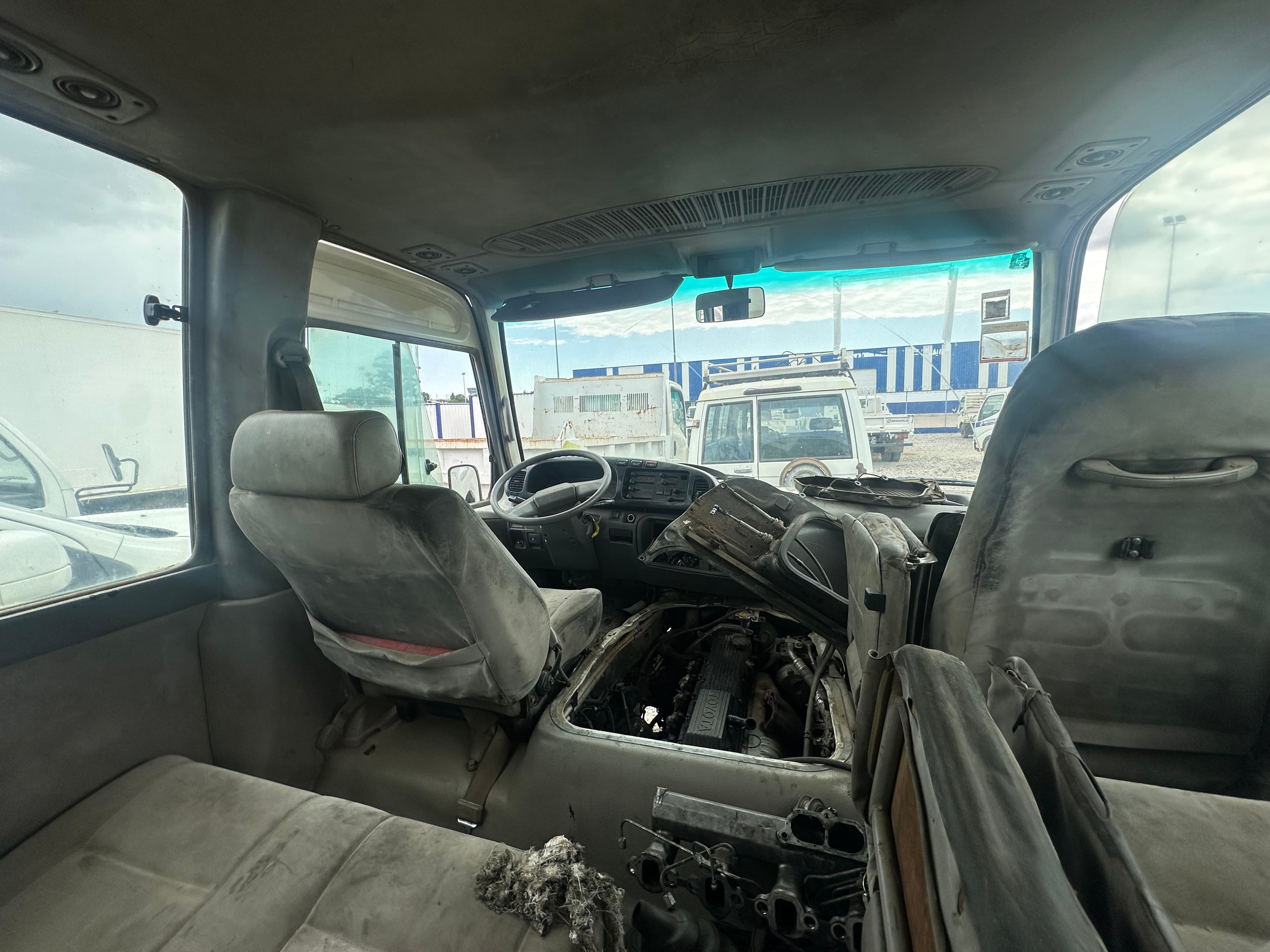 TOYOTA COASTER 30L — imagen 3