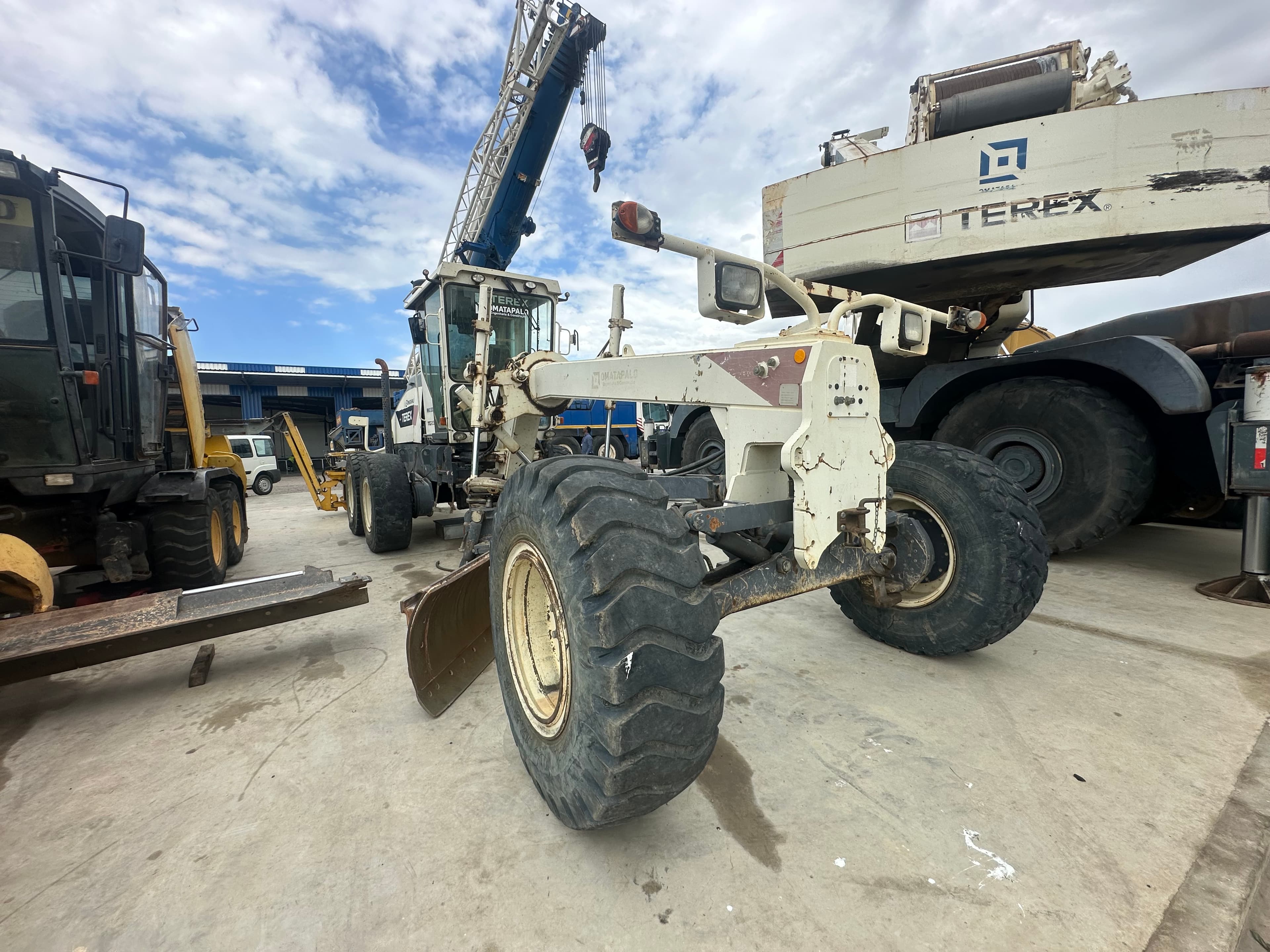 Motoniveladora TEREX TG230 — image 8