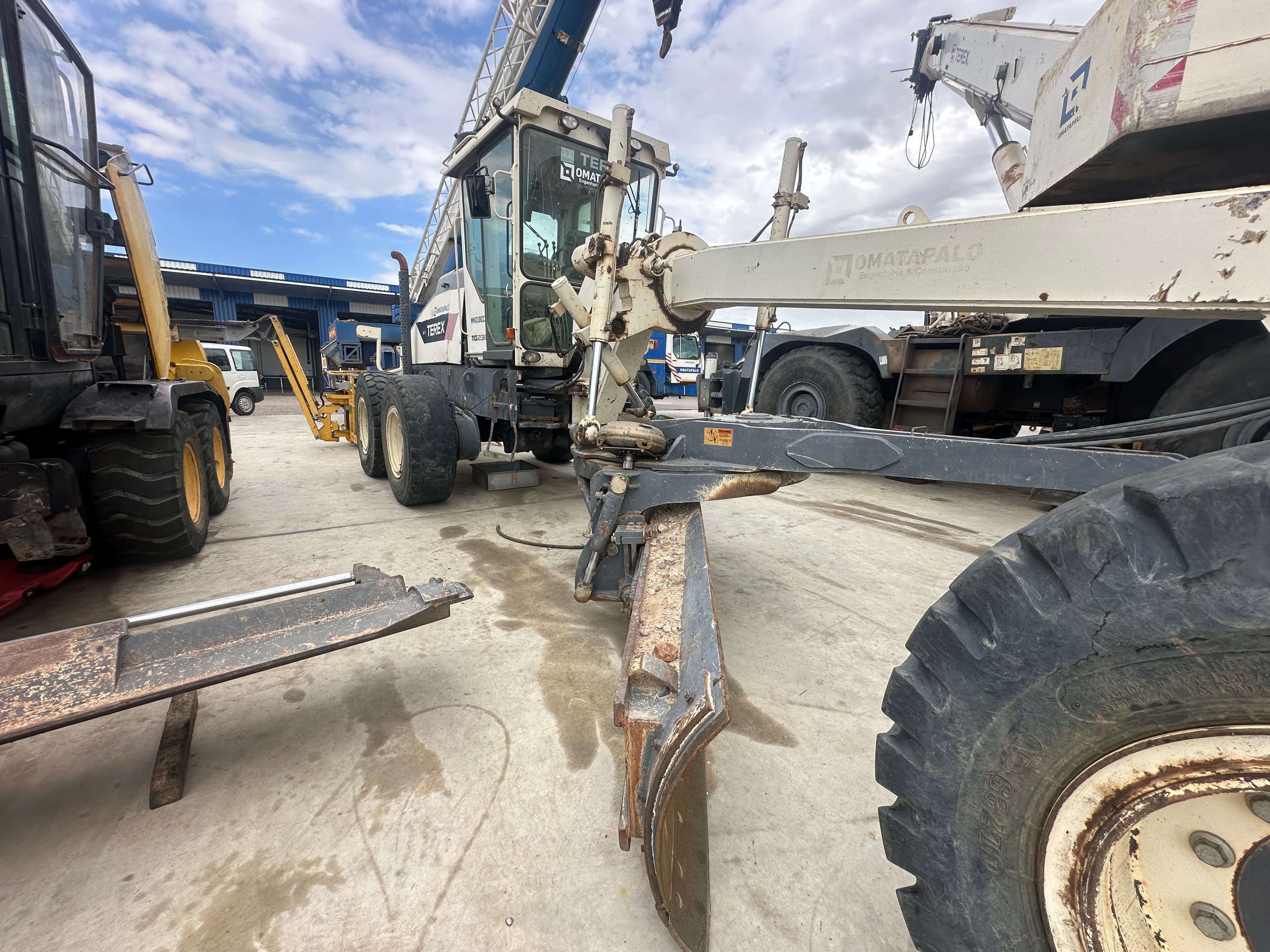 Motoniveladora TEREX TG230 — image 7