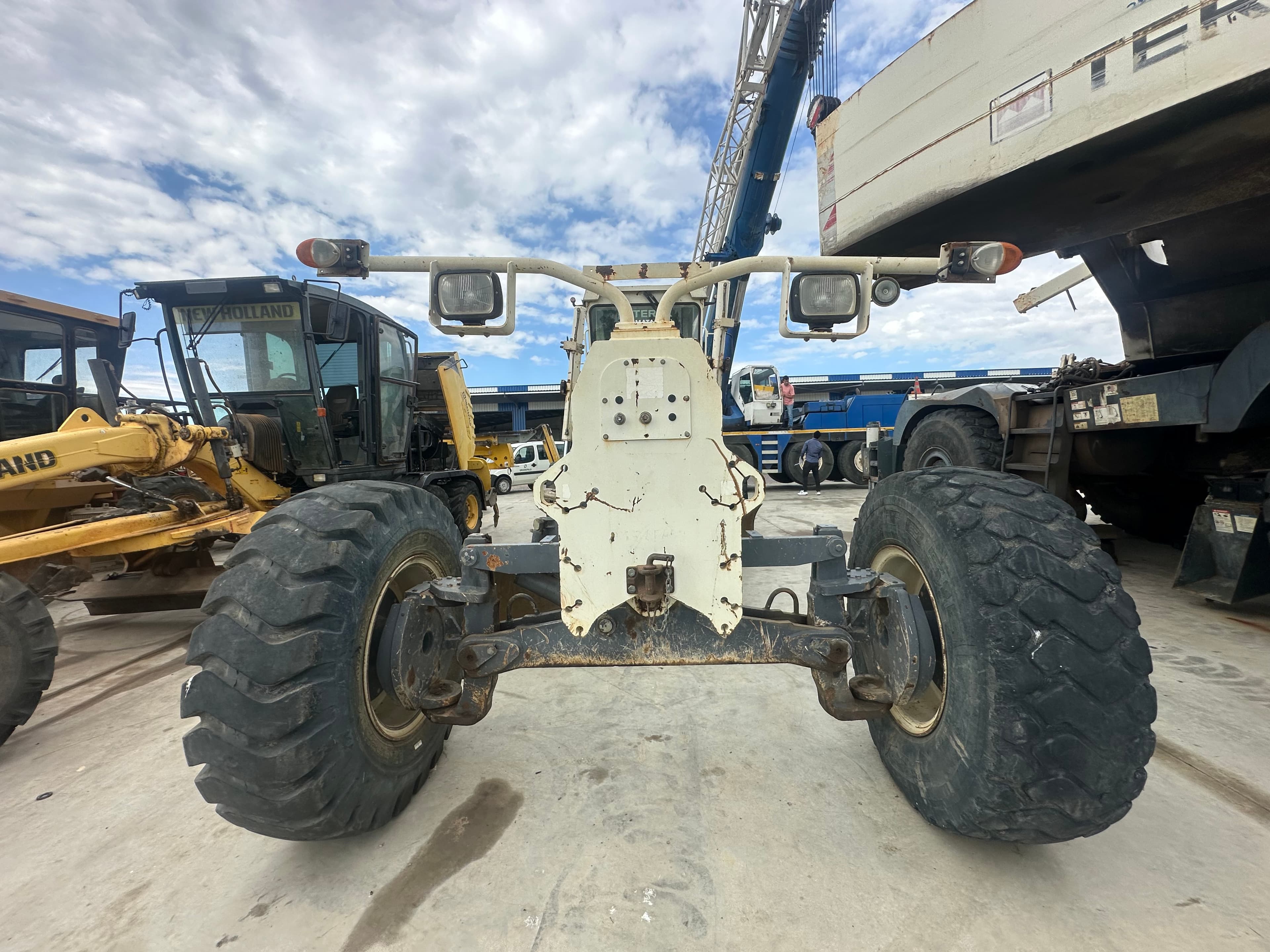 Motoniveladora TEREX TG230 — image 9