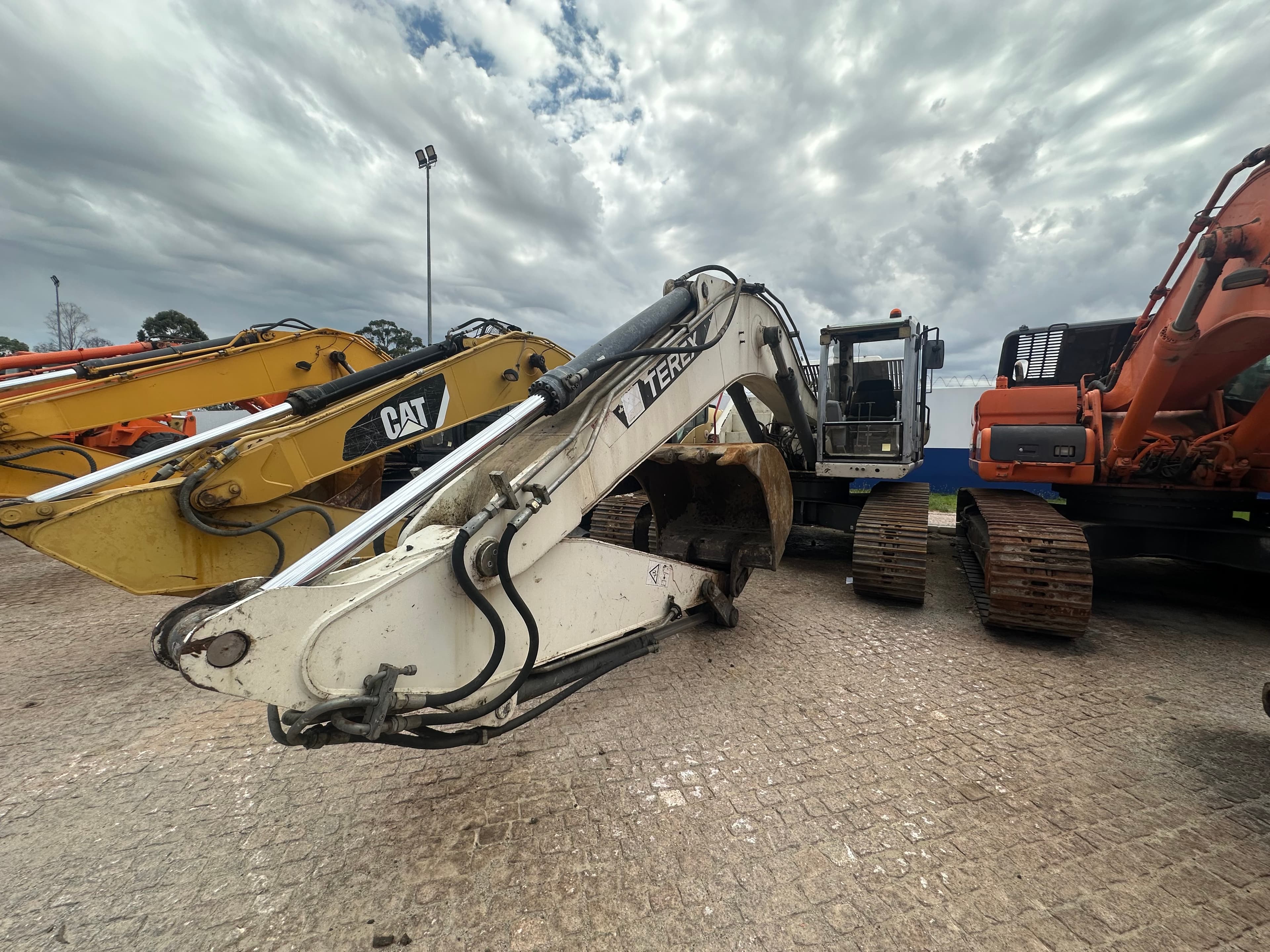 Escavadora de Rastos TEREX TC225LC — image 3