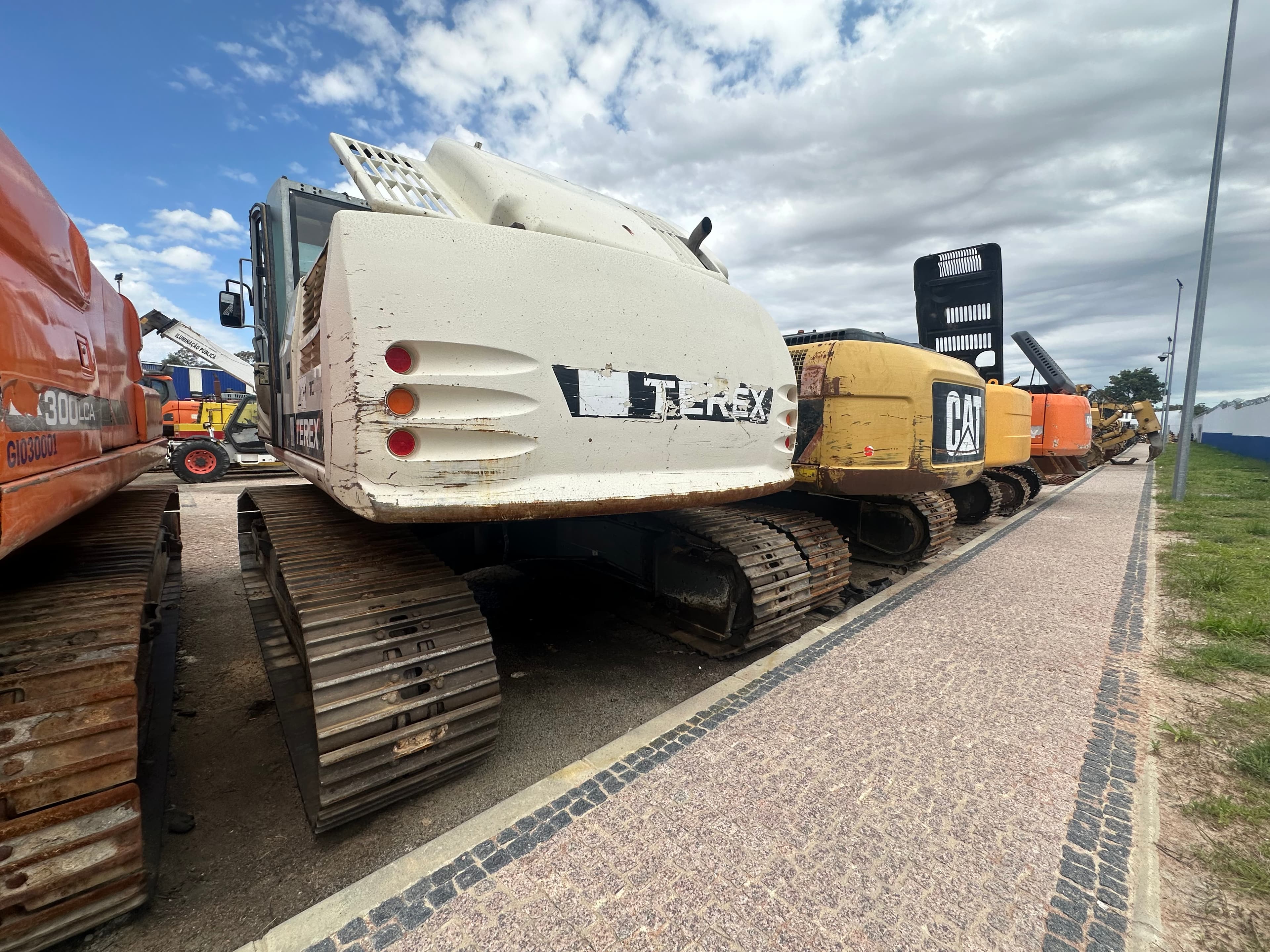 Escavadora de Rastos TEREX TC225LC — image 6