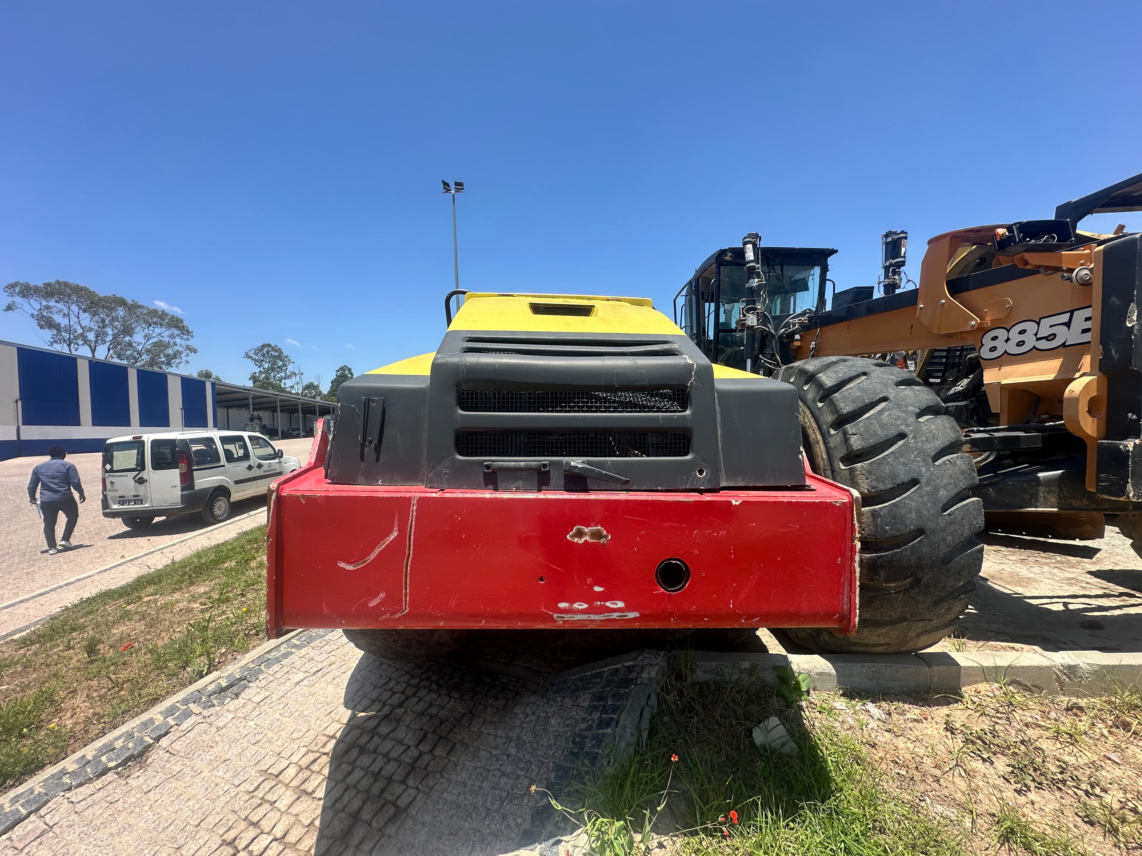 Cilindro Auto Vib. DYNAPAC CA302D — imagen 5
