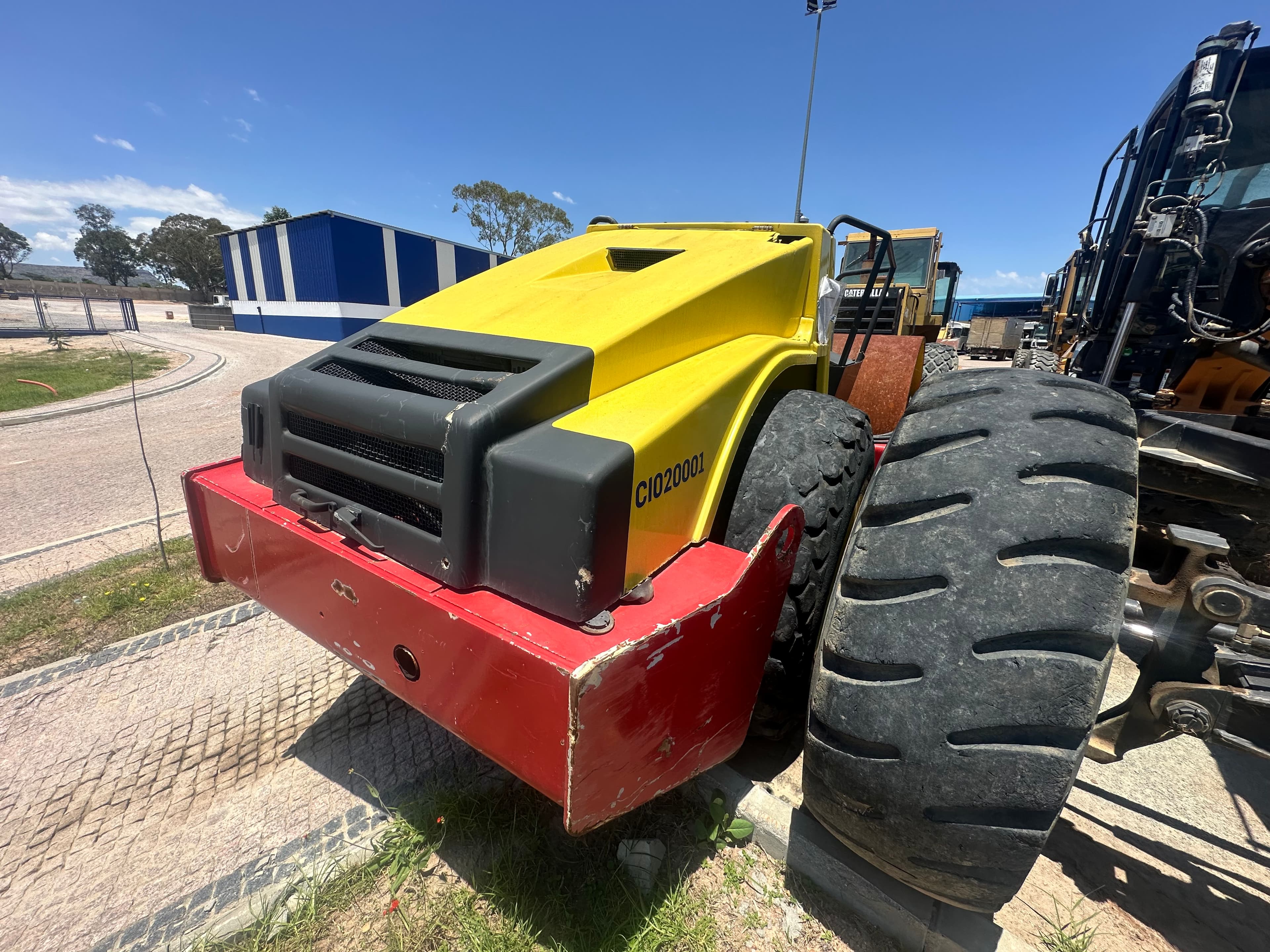 Cilindro Auto Vib. DYNAPAC CA302D — imagen 6