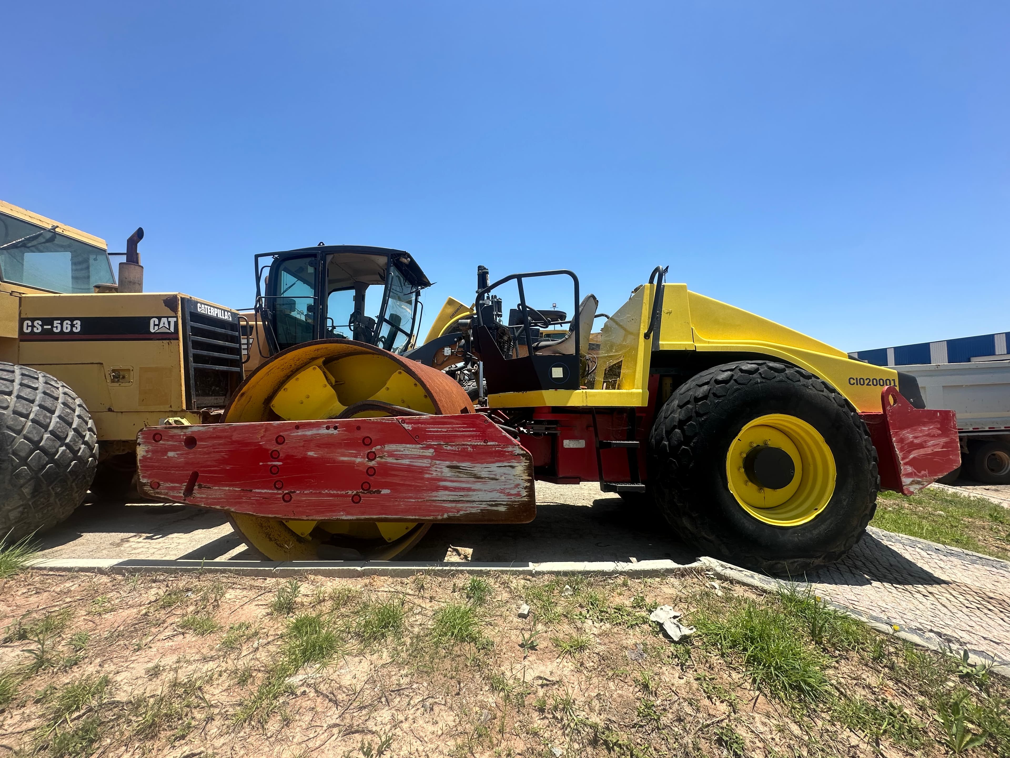 Cilindro Auto Vib. DYNAPAC CA302D — imagen 3